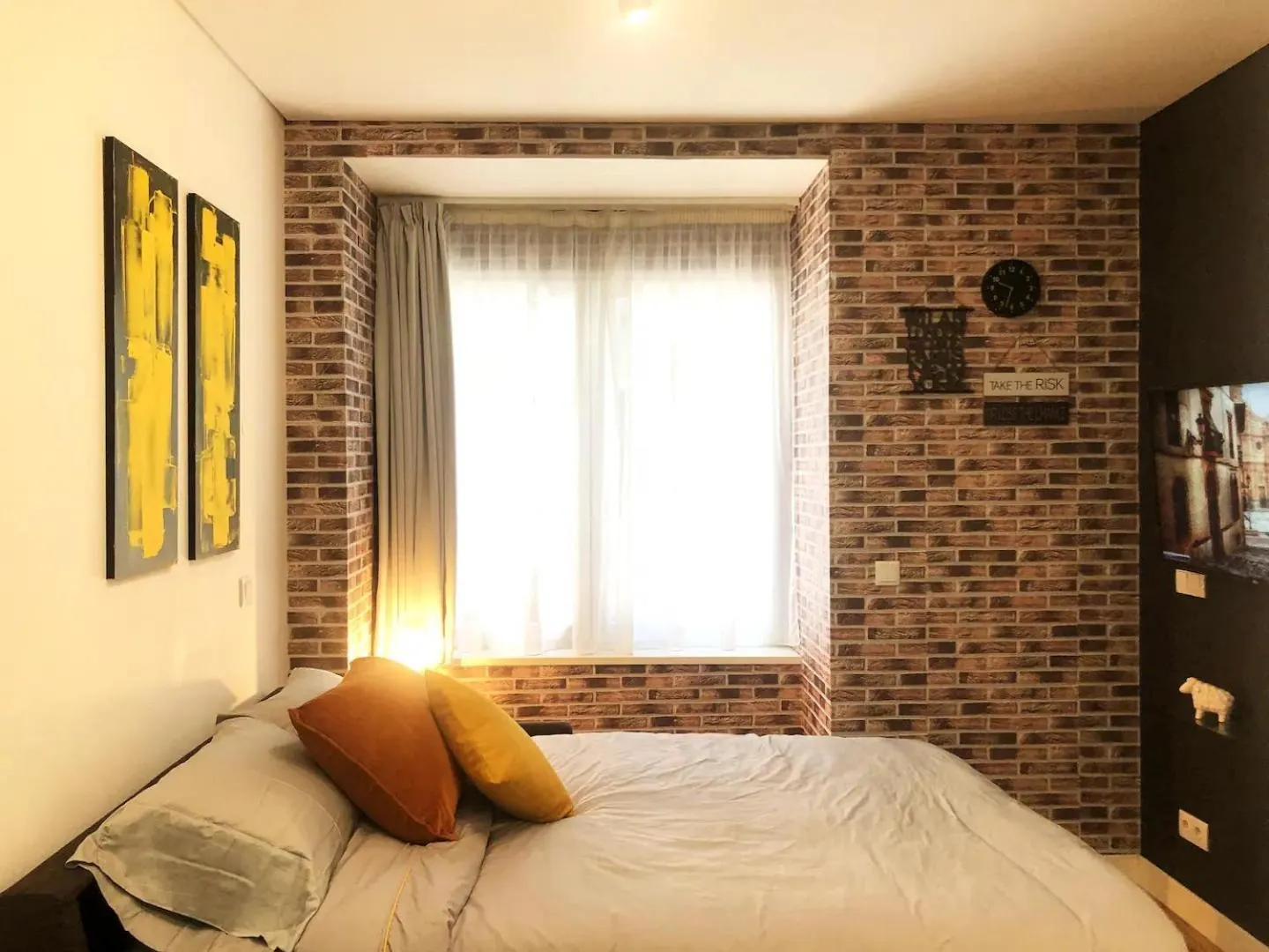 Bed in Morgan-Jupiter Apartments