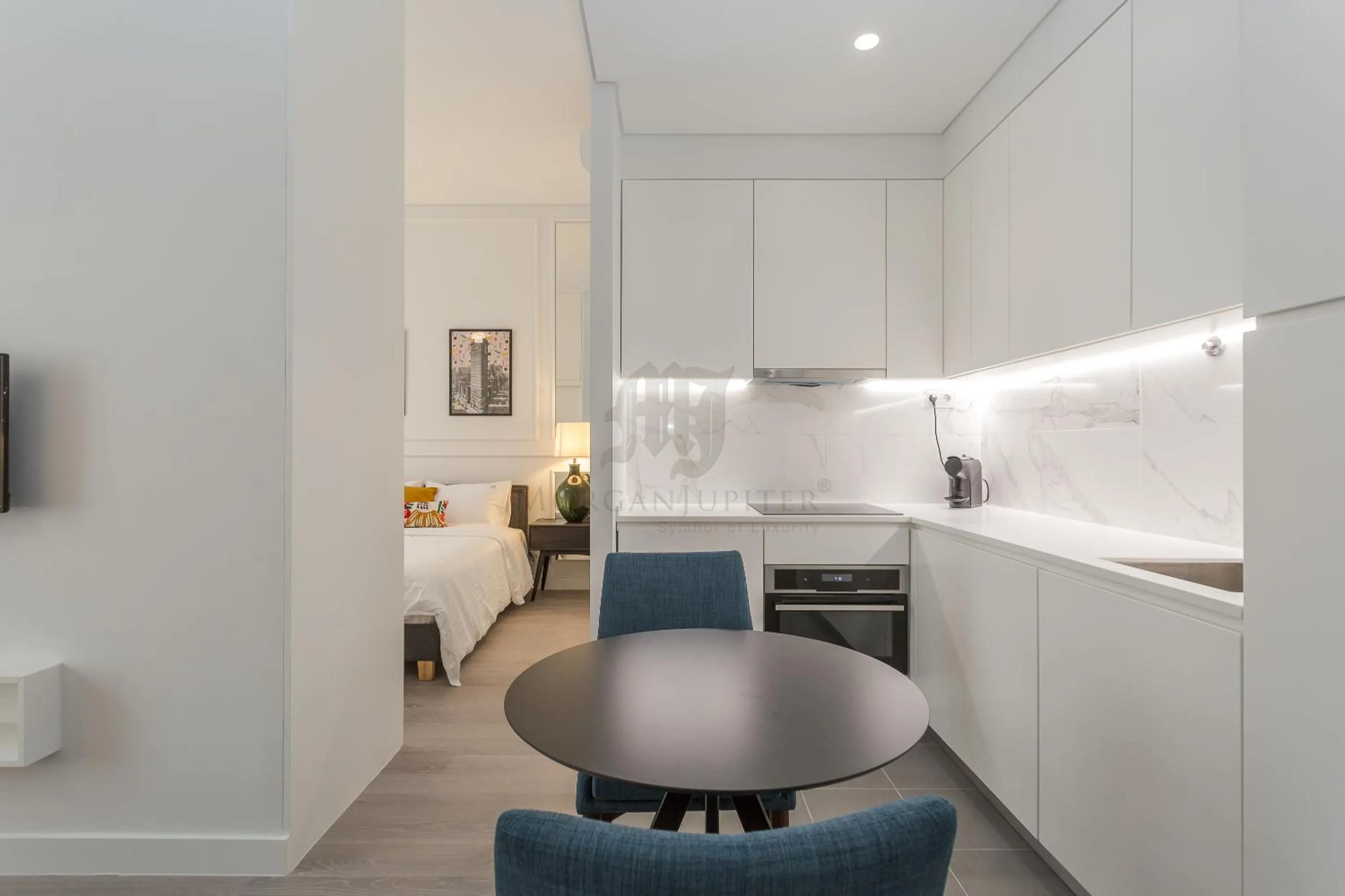 Kitchen or kitchenette in Morgan-Jupiter Apartments