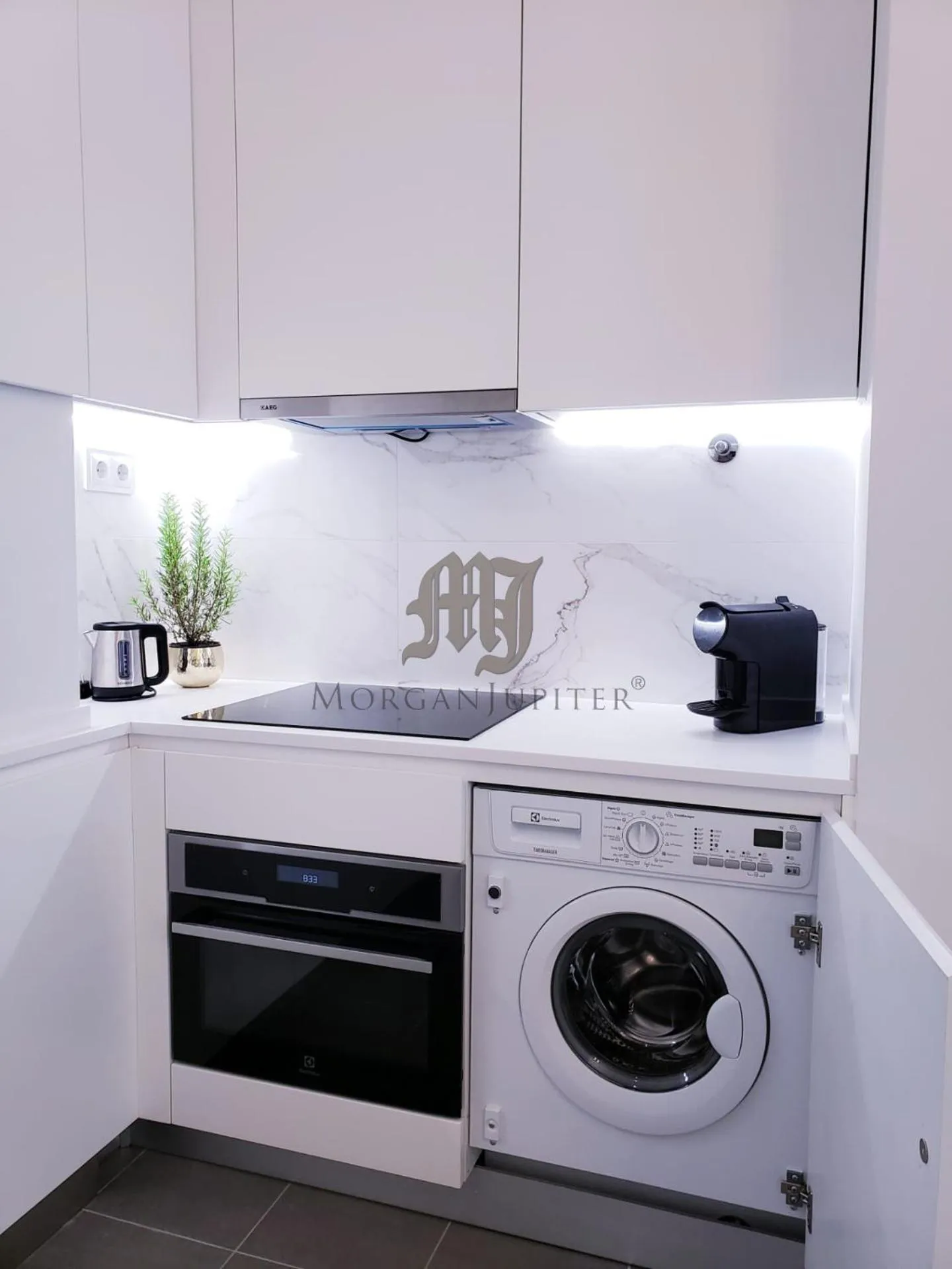 Kitchen or kitchenette in Morgan-Jupiter Apartments