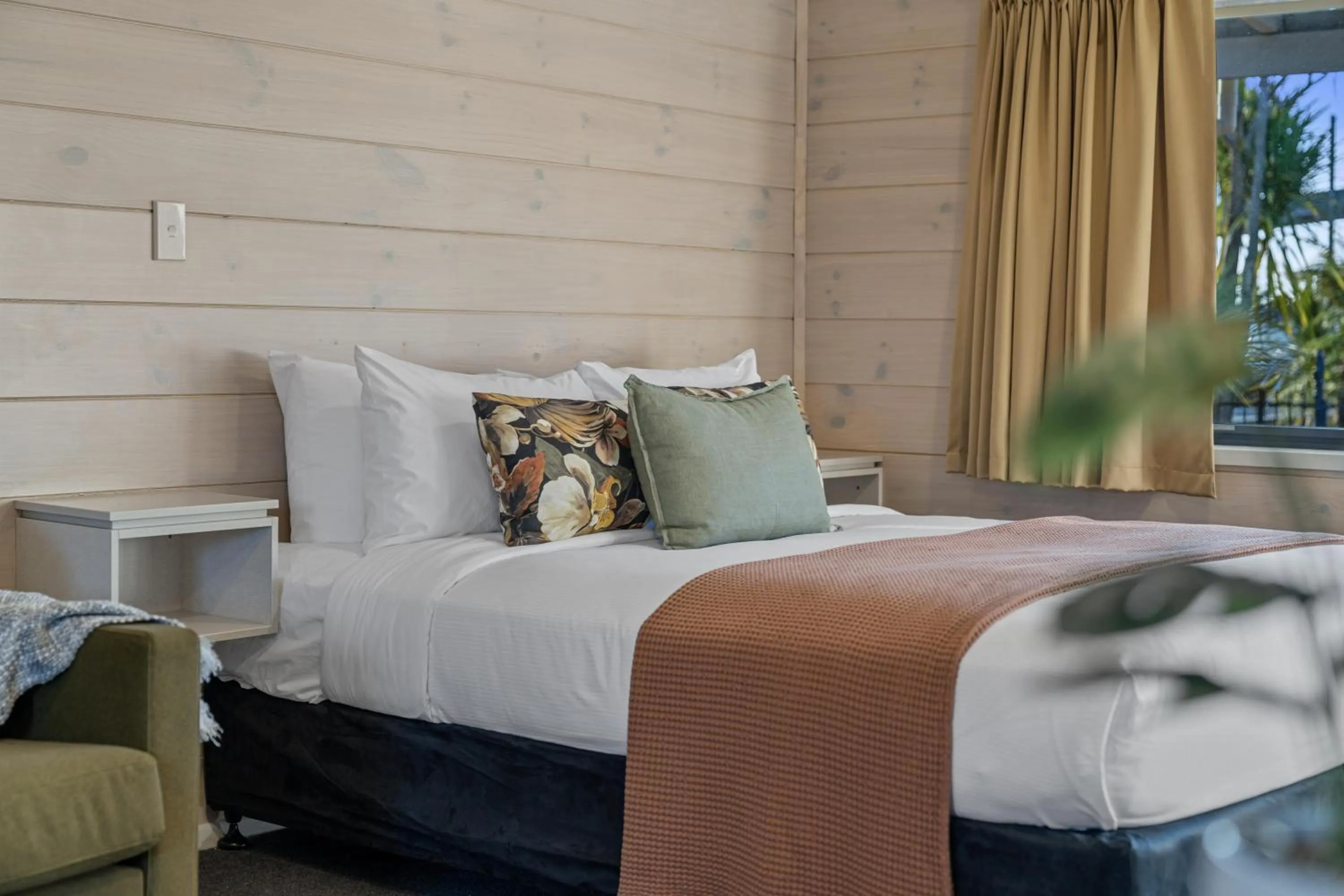 Bedroom, Bed in Tasman Holiday Parks - Rotorua