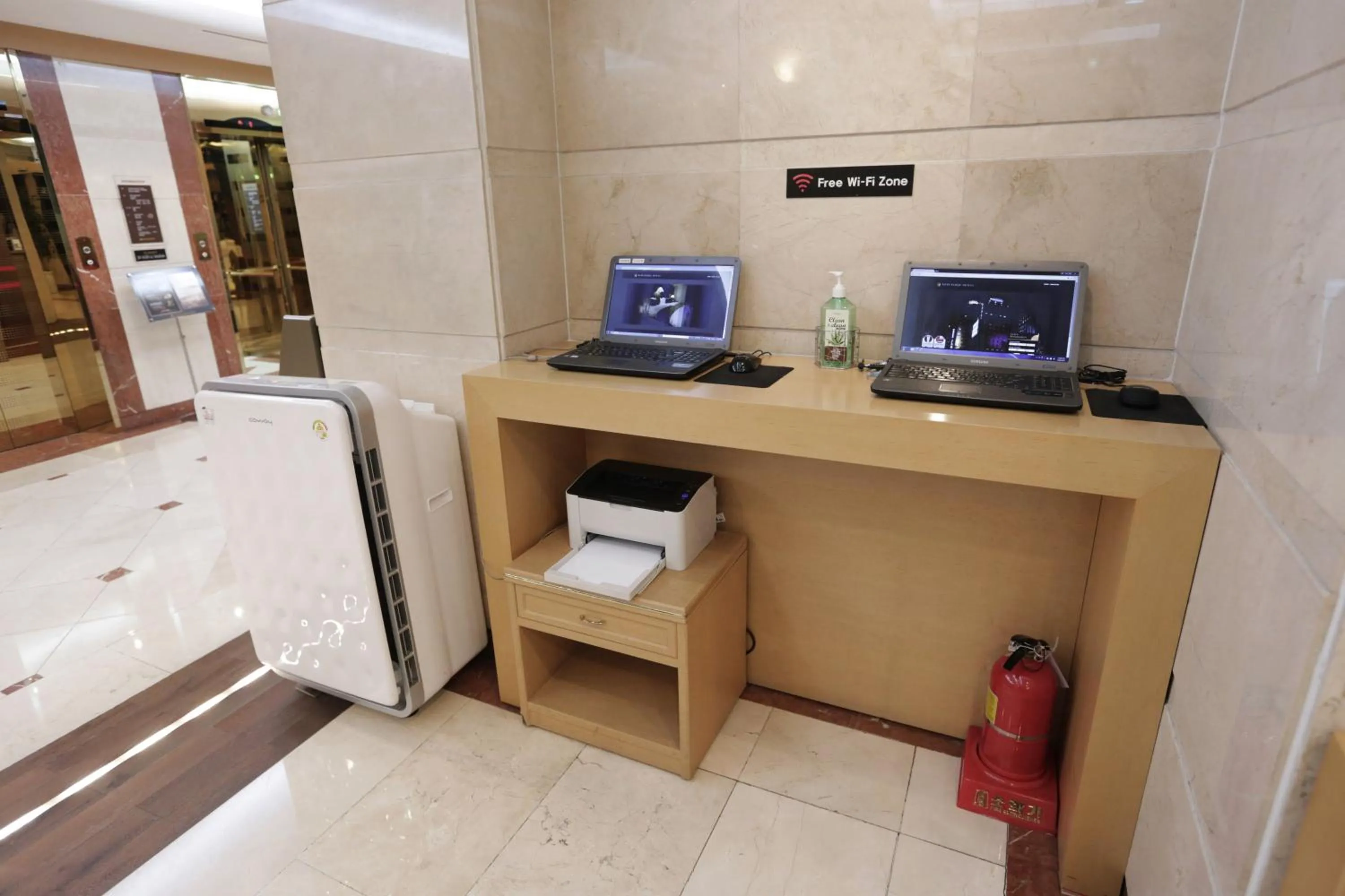 Decorative detail in New Kukje Hotel