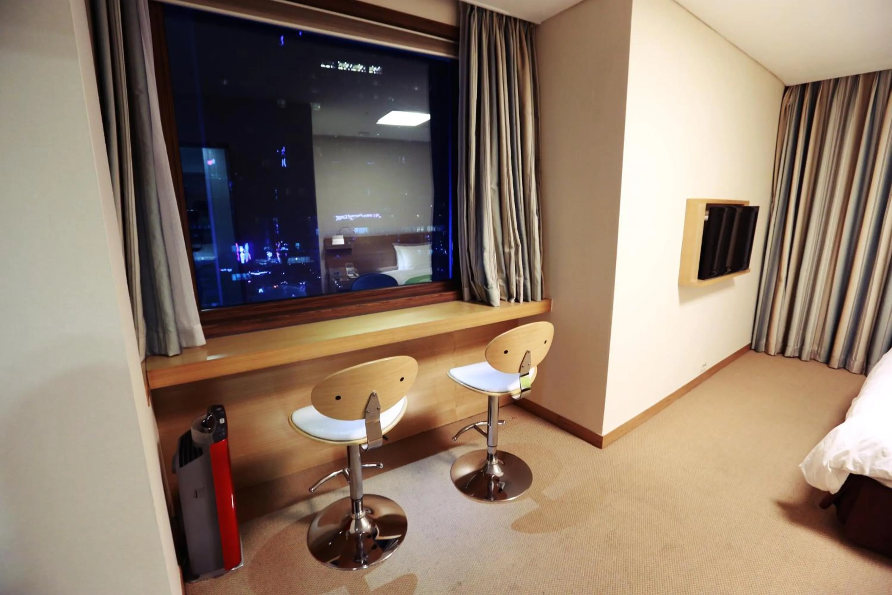 Coffee/tea facilities in New Kukje Hotel