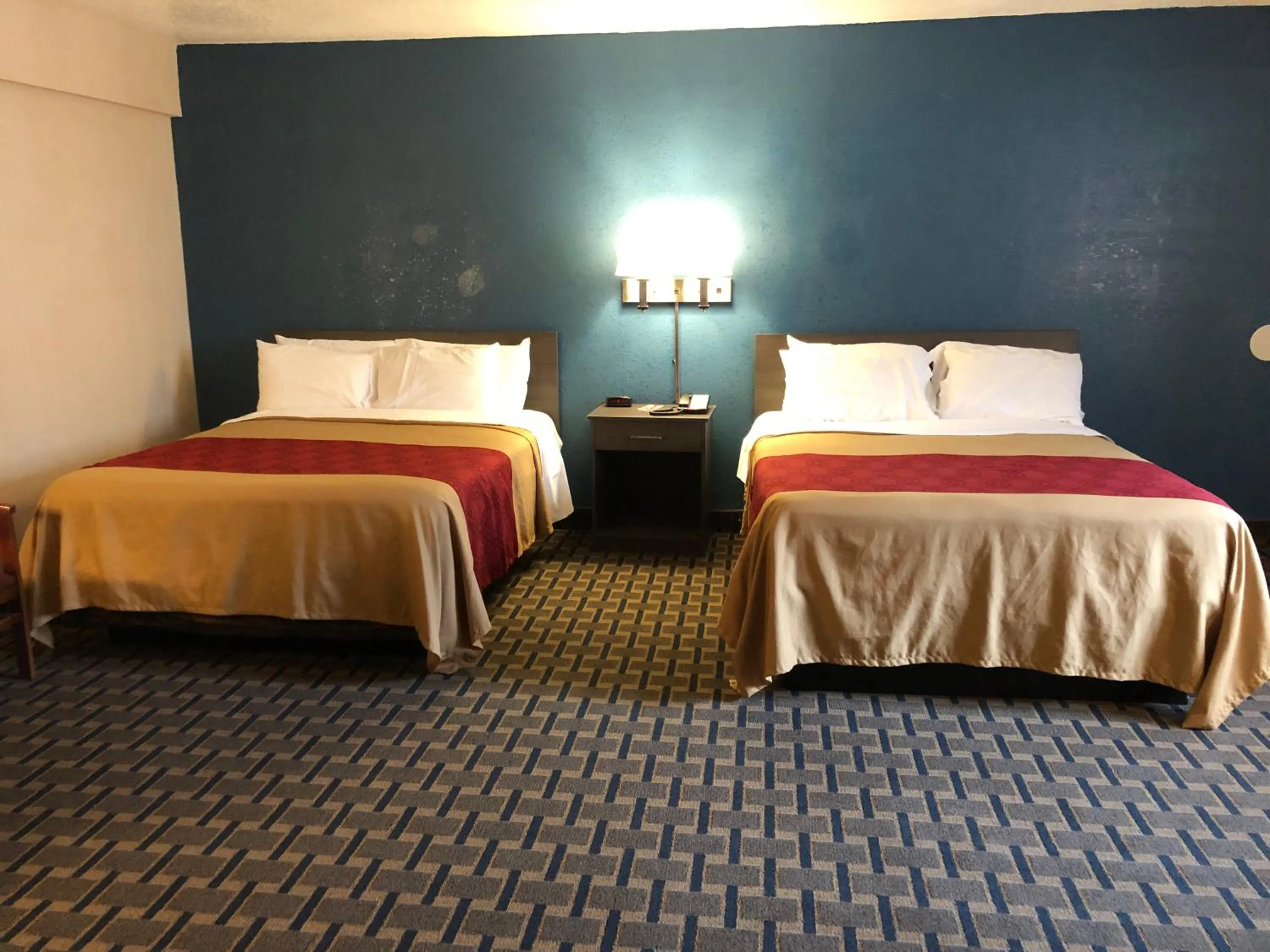 Double Room with Two Double Beds - Non-Smoking in Econo Lodge Cranston - Providence