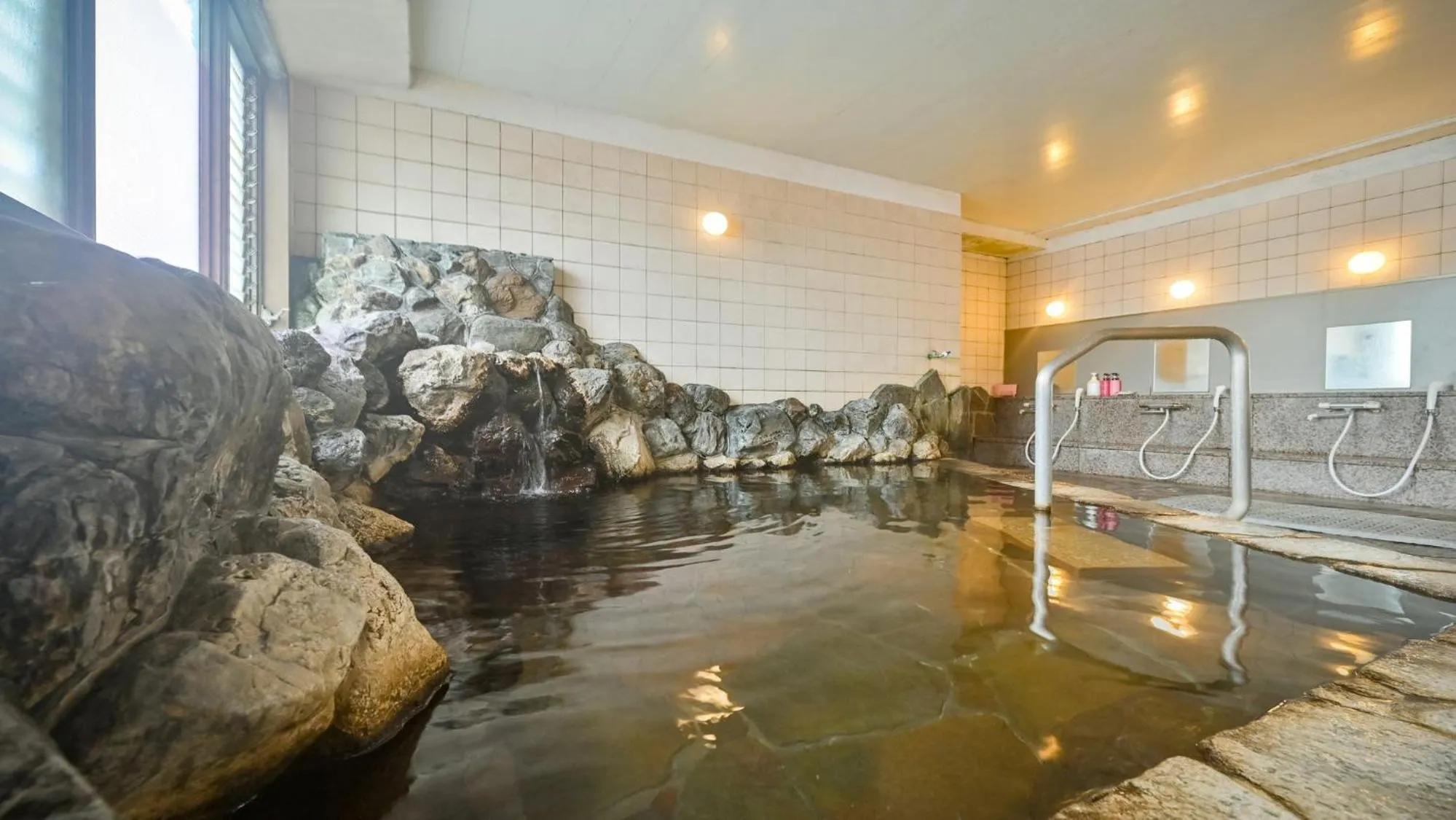 Public Bath in Hotel Sun Valley Annex