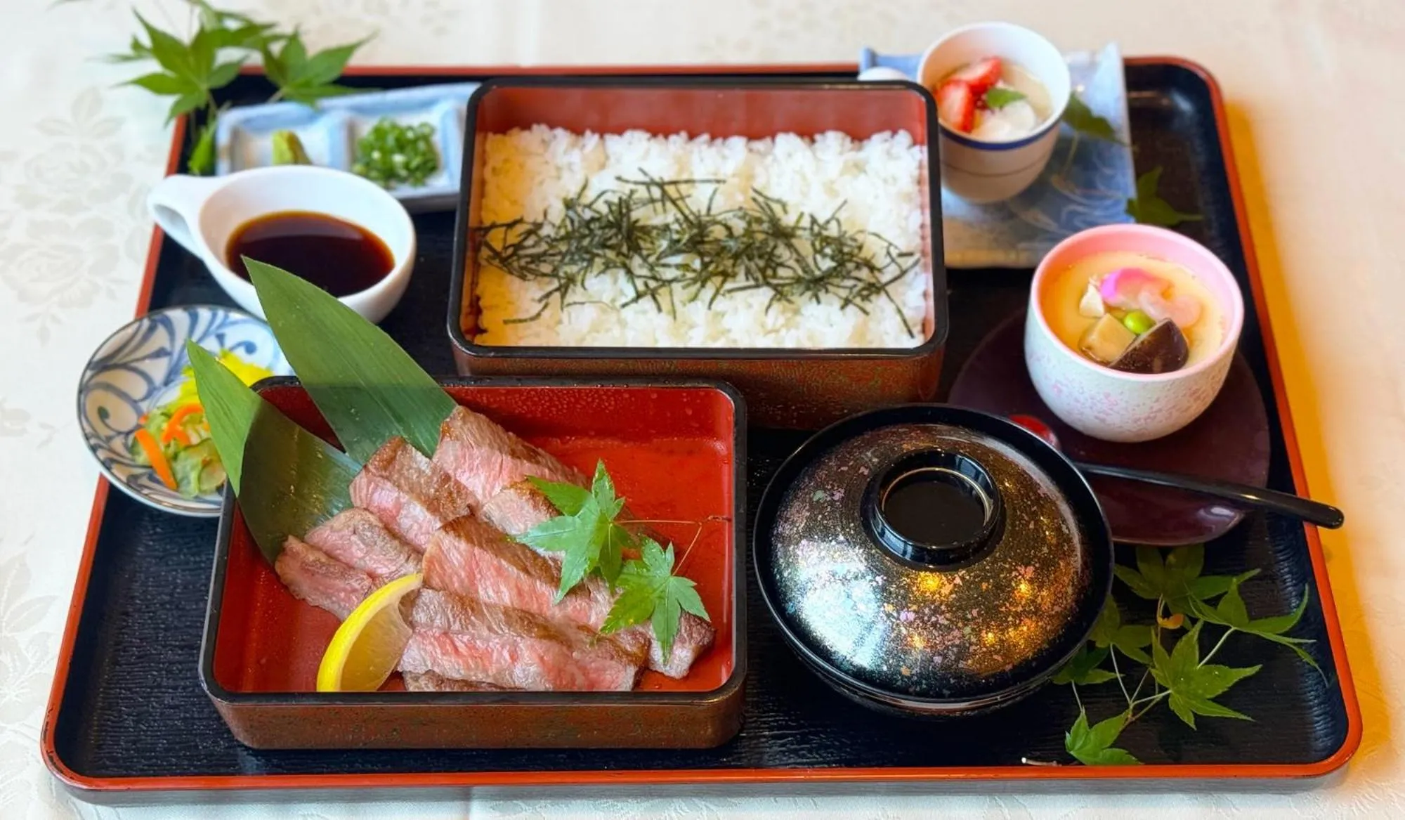 Restaurant/places to eat in Hotel Sun Valley Annex