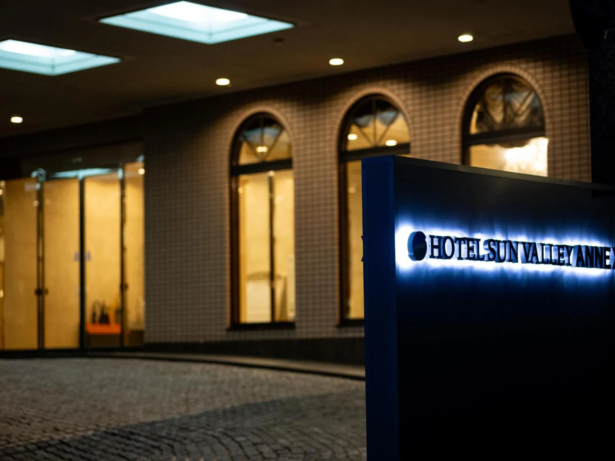 Property building in Hotel Sun Valley Annex