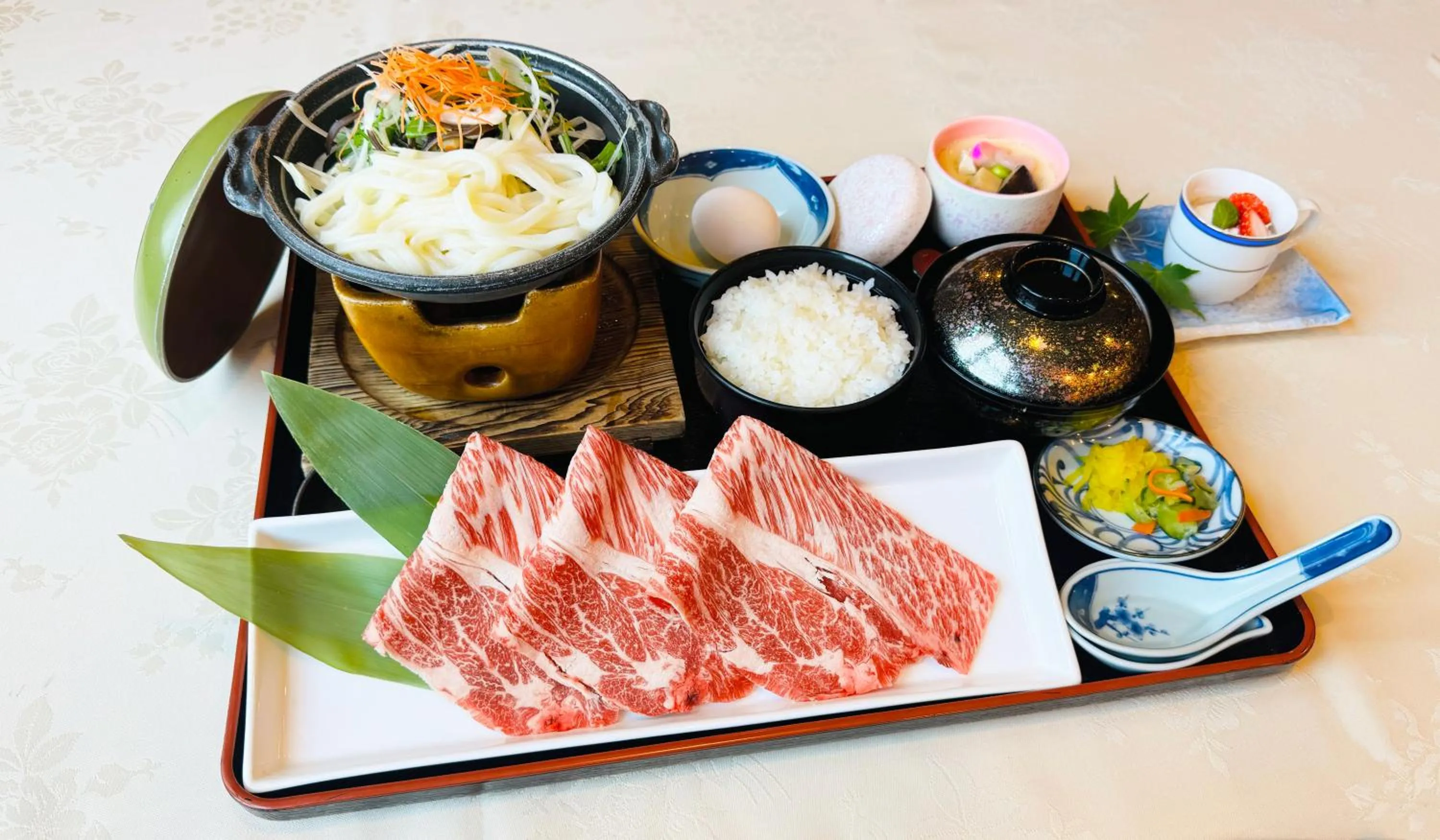 Food and drinks in Hotel Sun Valley Annex