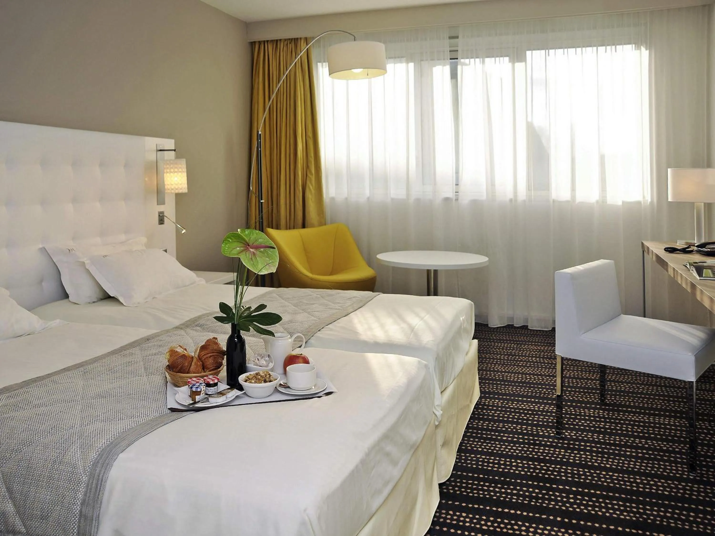 Bedroom, Bed in Mercure Bourg En Bresse