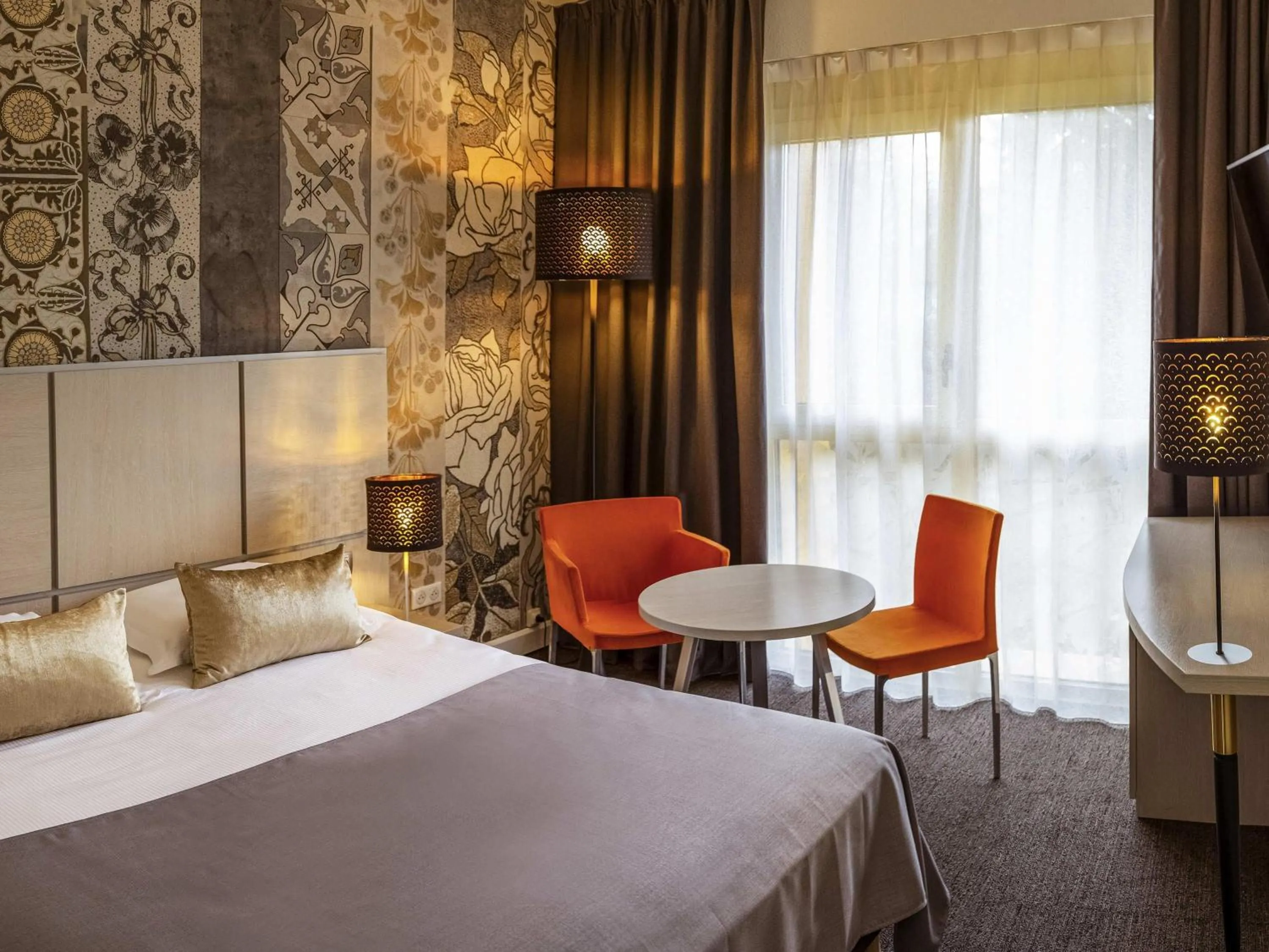 Bedroom, Bed in Mercure Bourg En Bresse