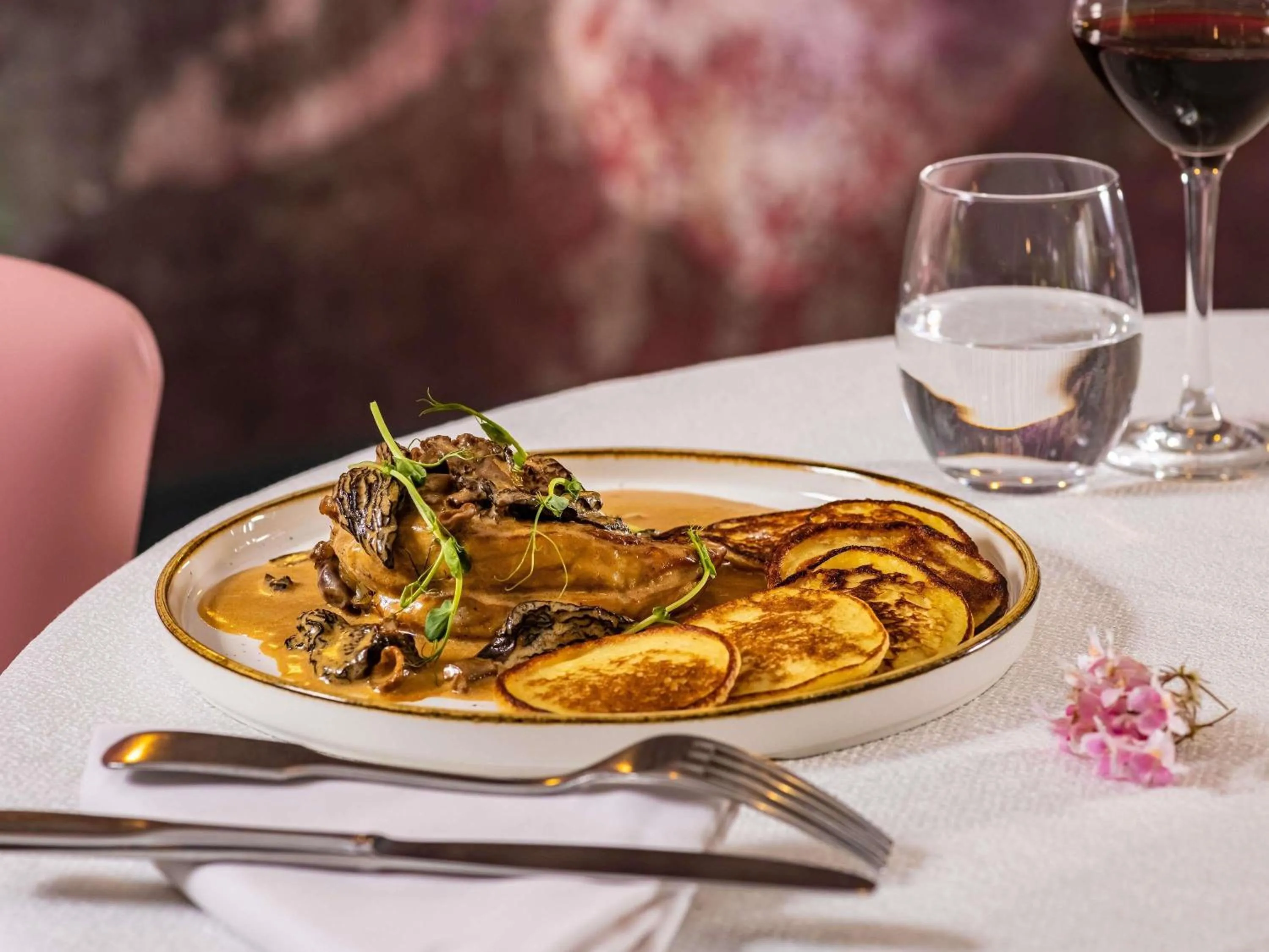 Lounge or bar in Mercure Bourg En Bresse