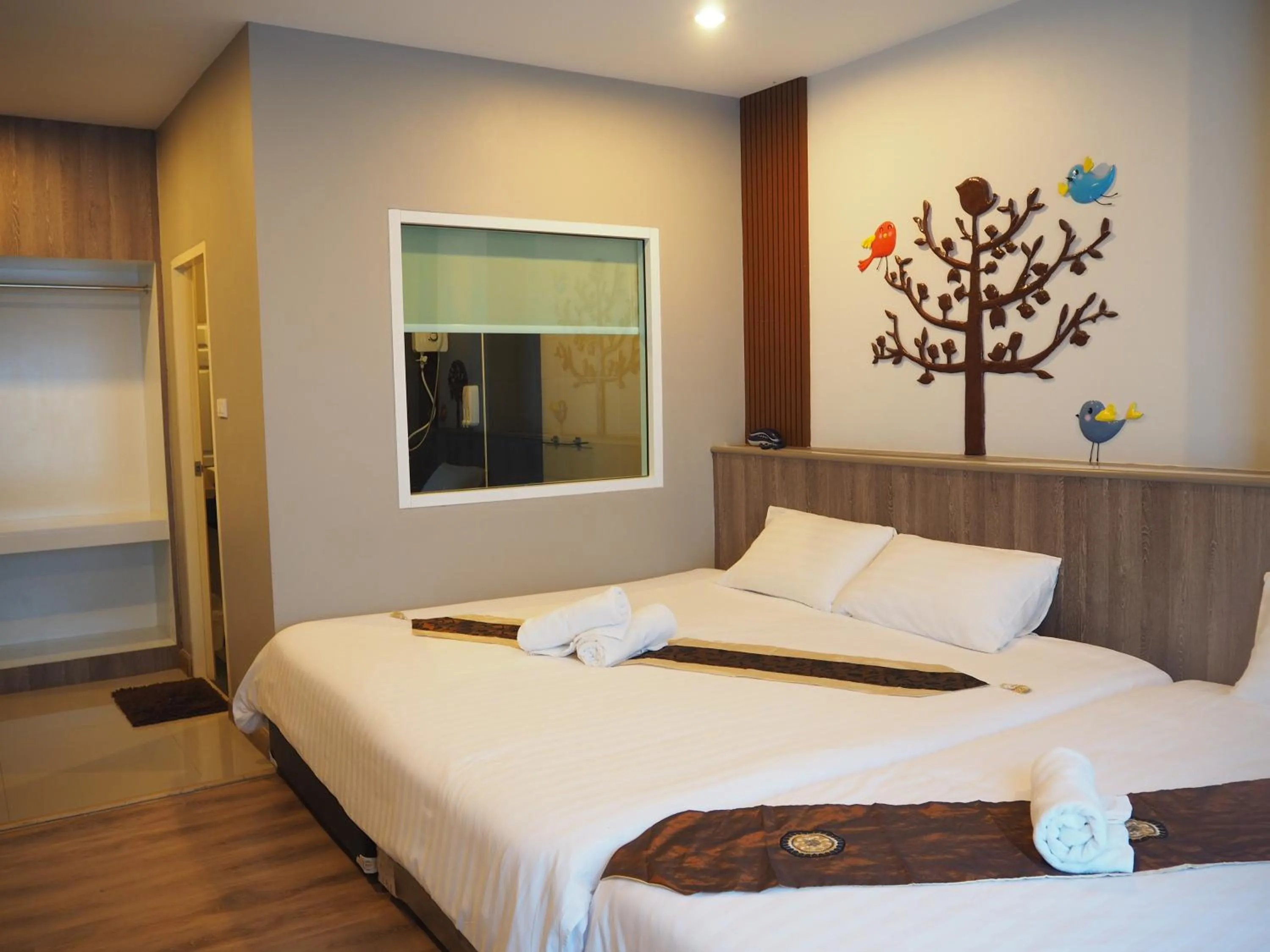 Le Lerts Living Hotel