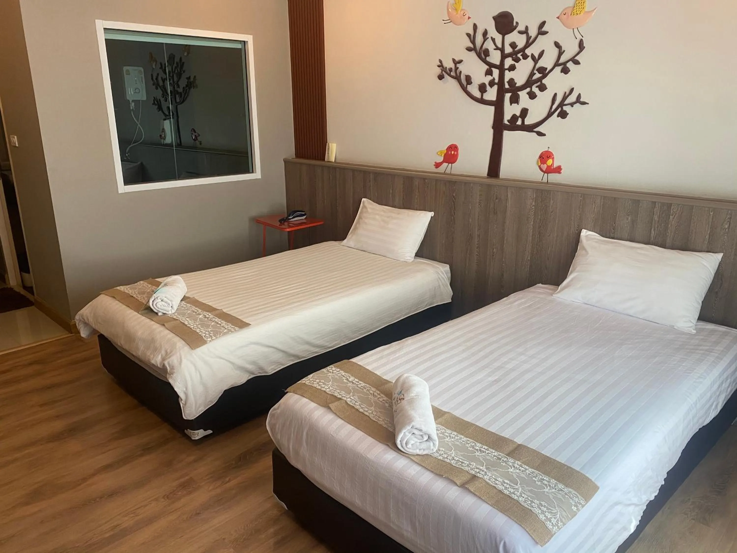 Le Lerts Living Hotel