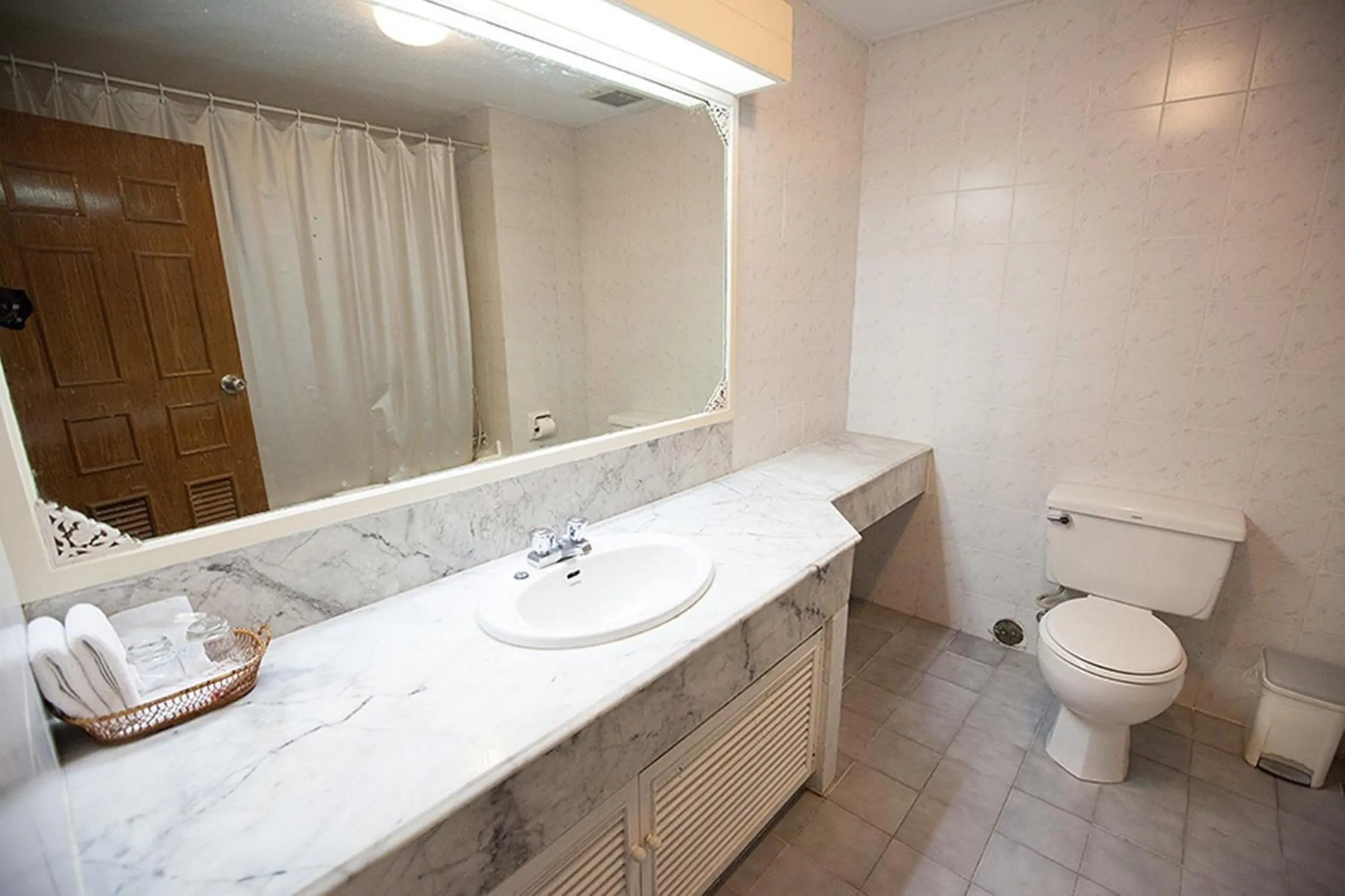 Toilet in Markland Beach View