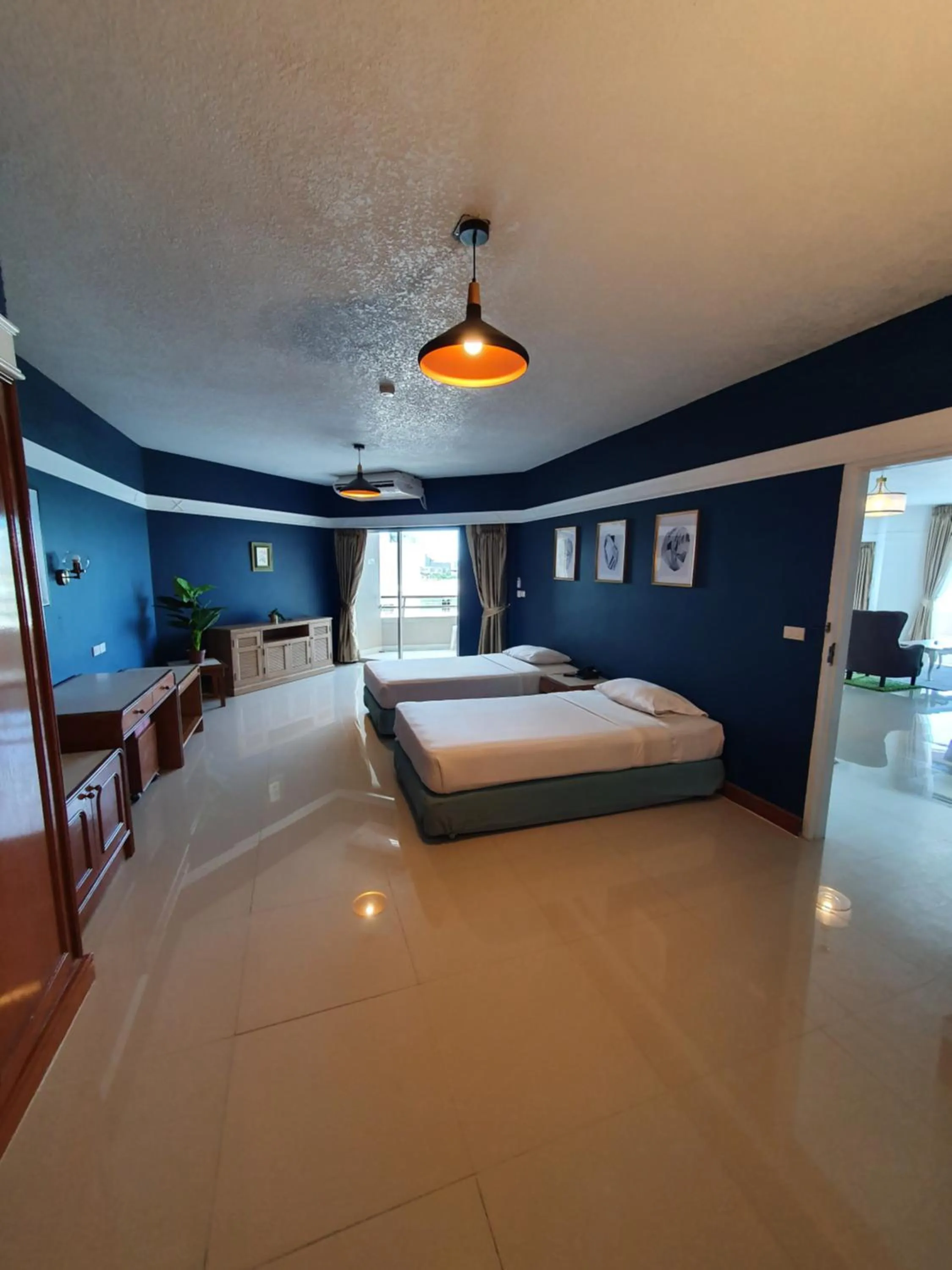 Bedroom, Bed in Markland Beach View