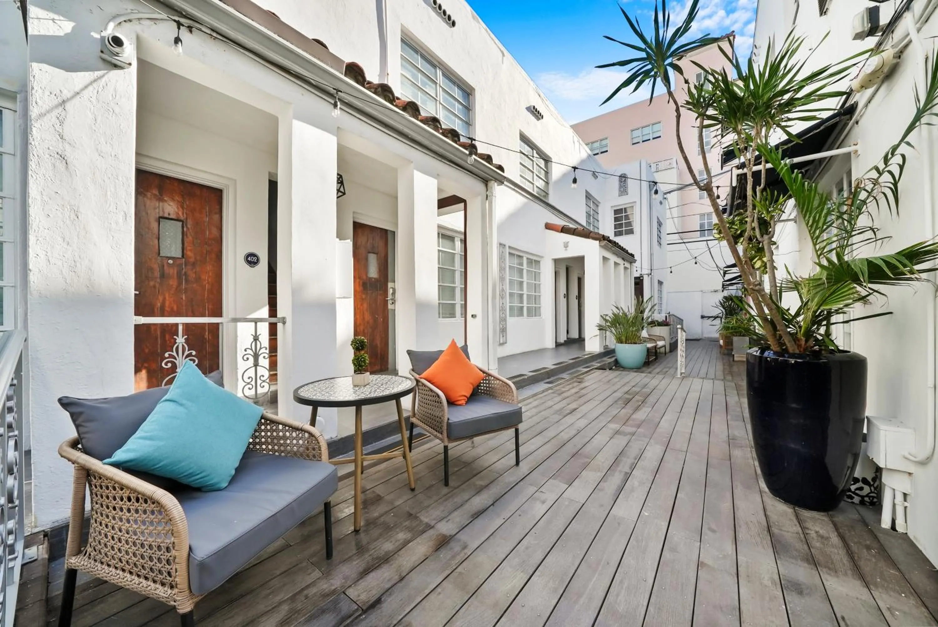 Property building in Chesterfield Hotel & Suites