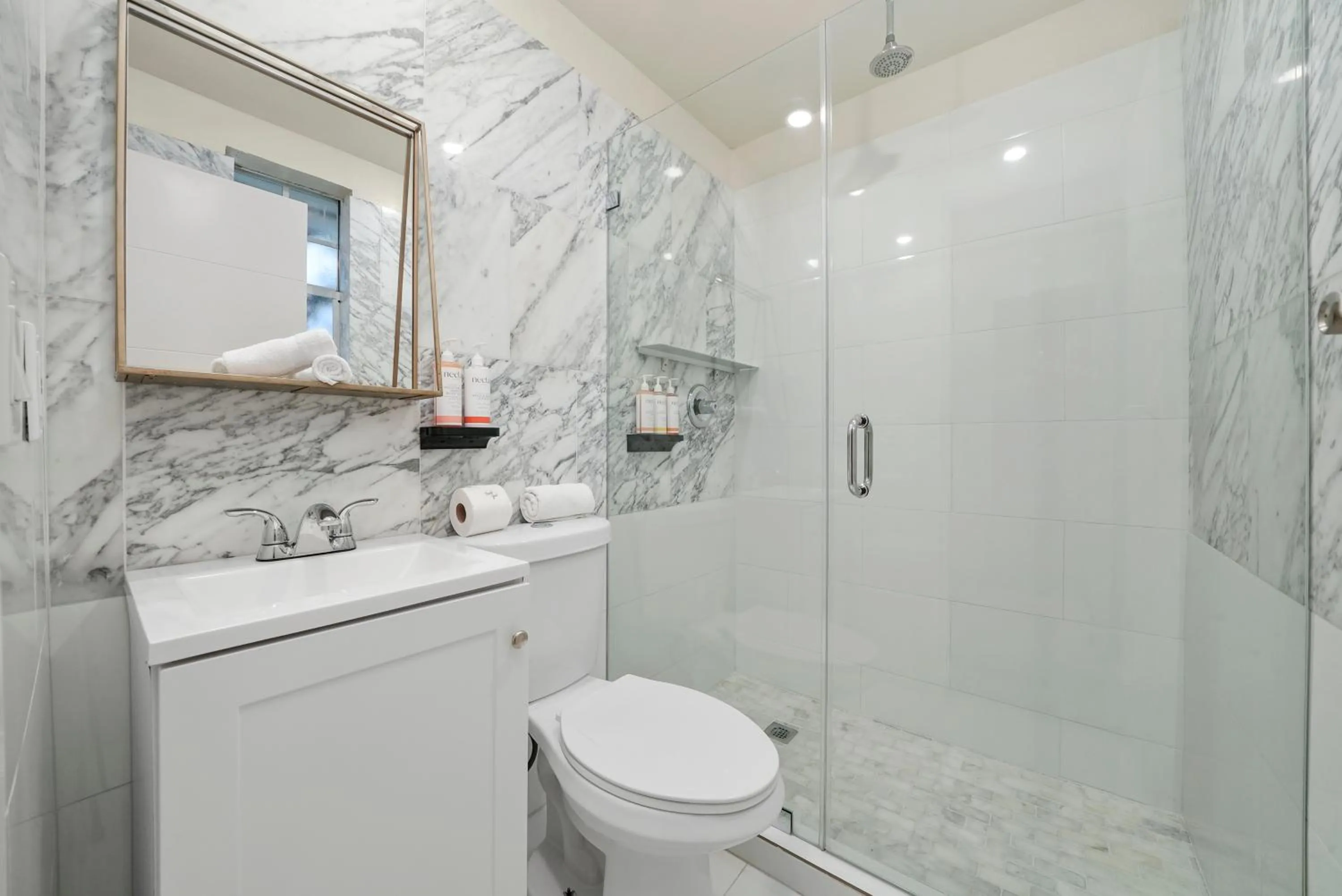 Bathroom in Chesterfield Hotel & Suites