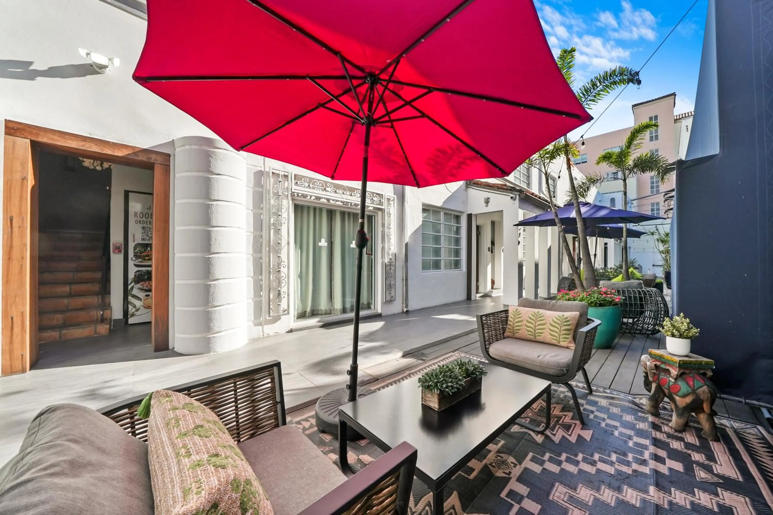 Property building in Chesterfield Hotel & Suites