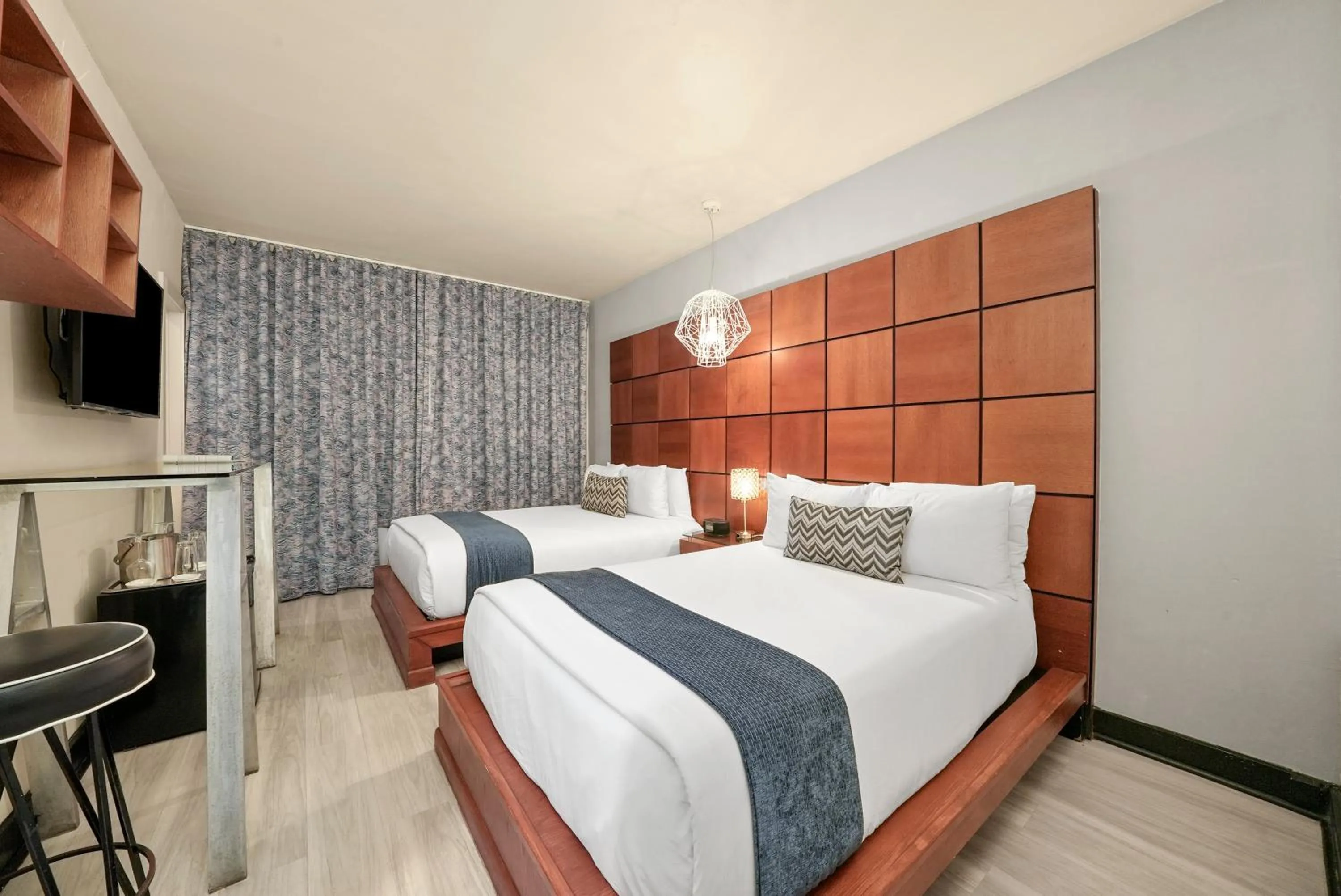 Standard Double in Chesterfield Hotel & Suites