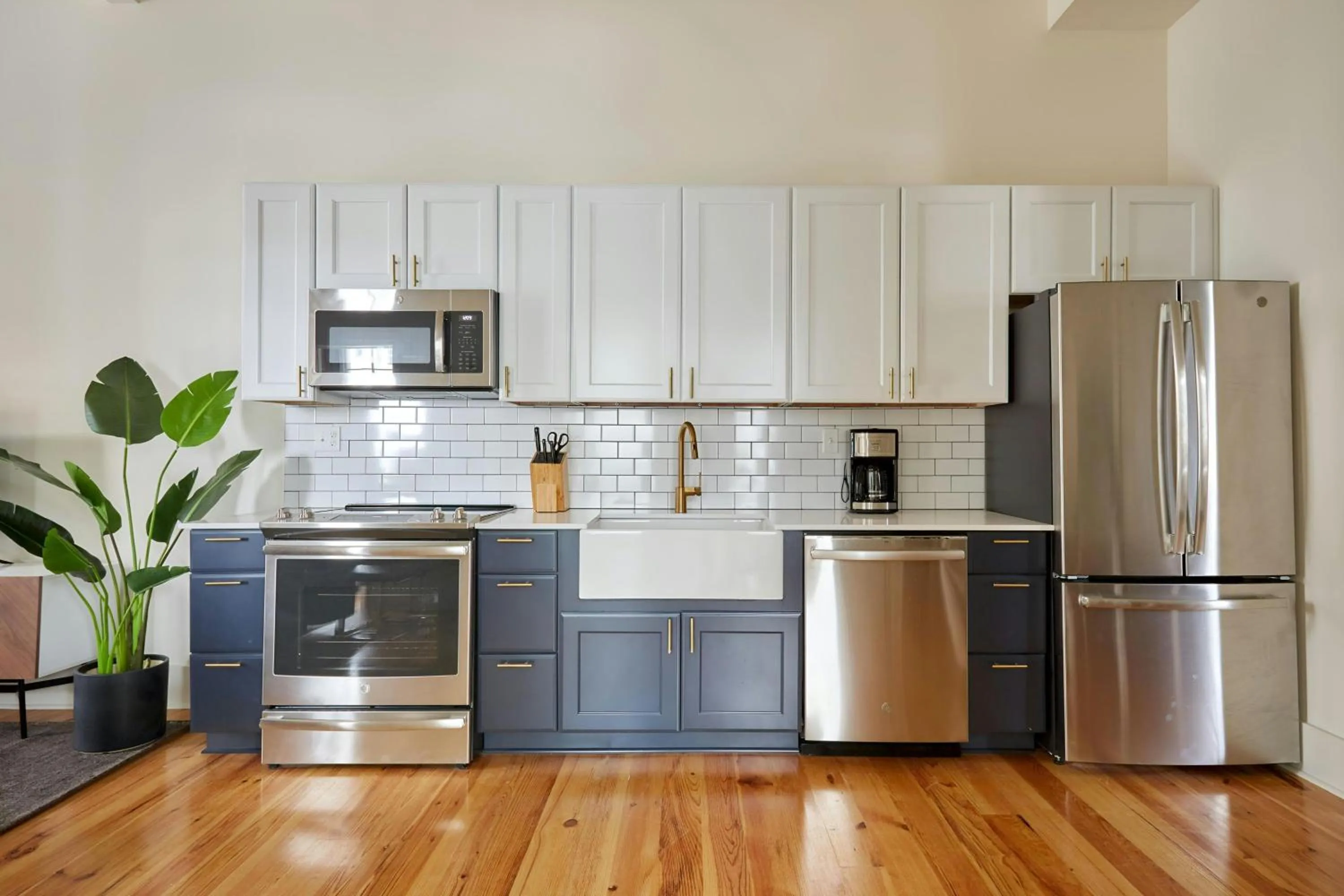 Kitchen or kitchenette in Sonder by Marriott Bonvoy The Louie Apartments CBD