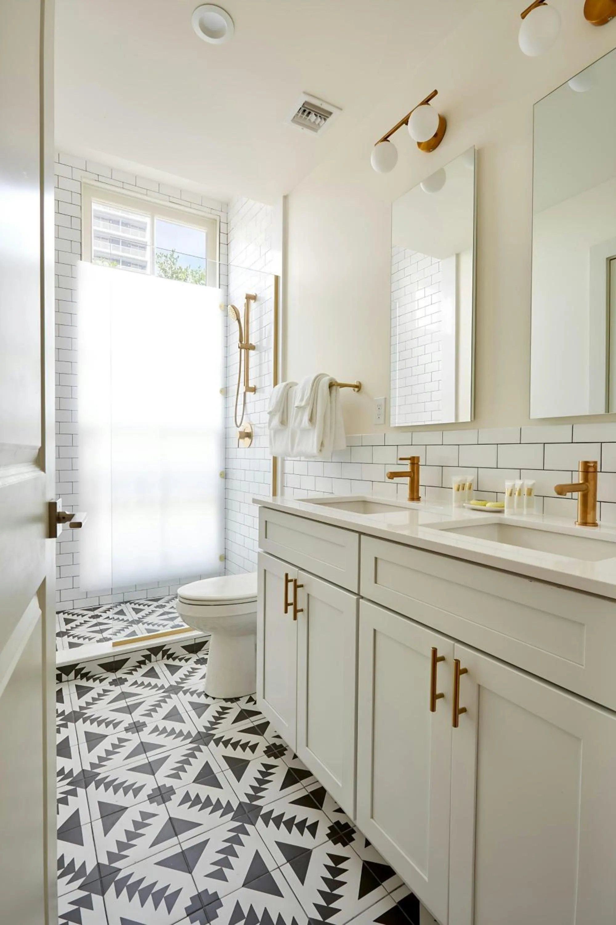 Bathroom in Sonder by Marriott Bonvoy The Louie Apartments CBD