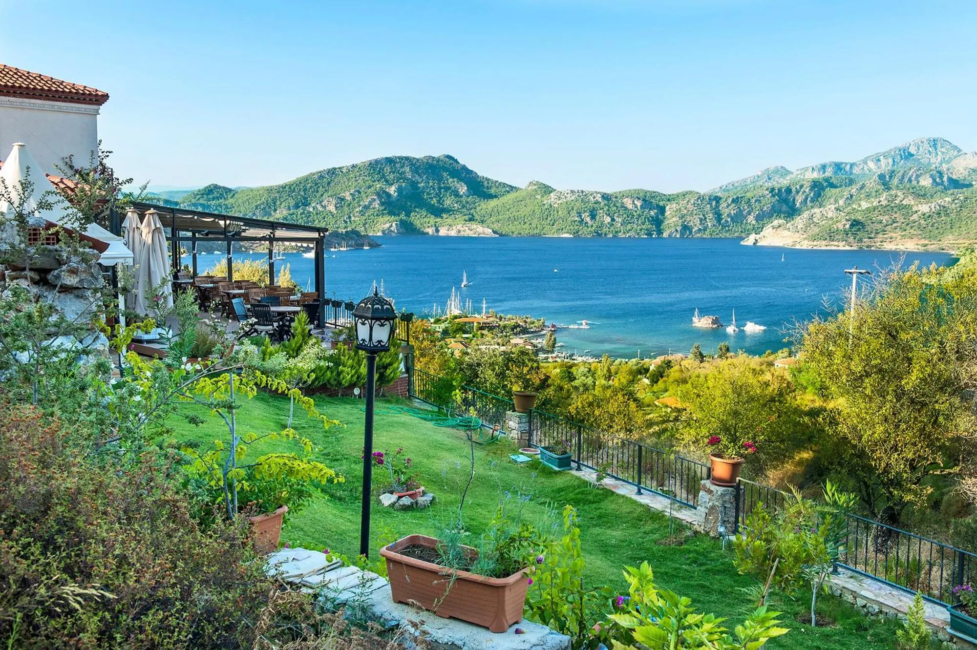 Restaurant/places to eat in Swan Lake Hotel - Adult Only