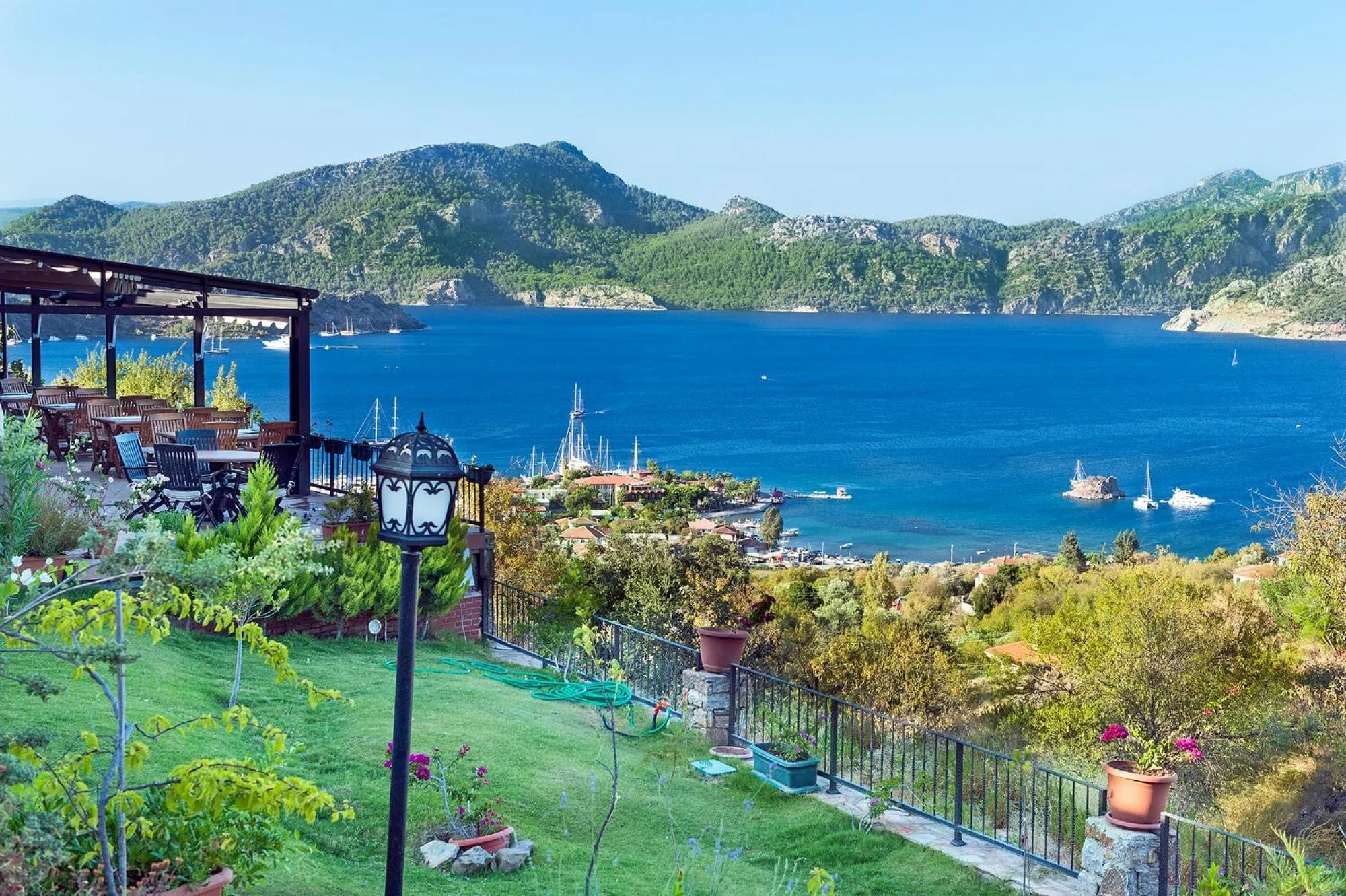 Restaurant/places to eat in Swan Lake Hotel - Adult Only