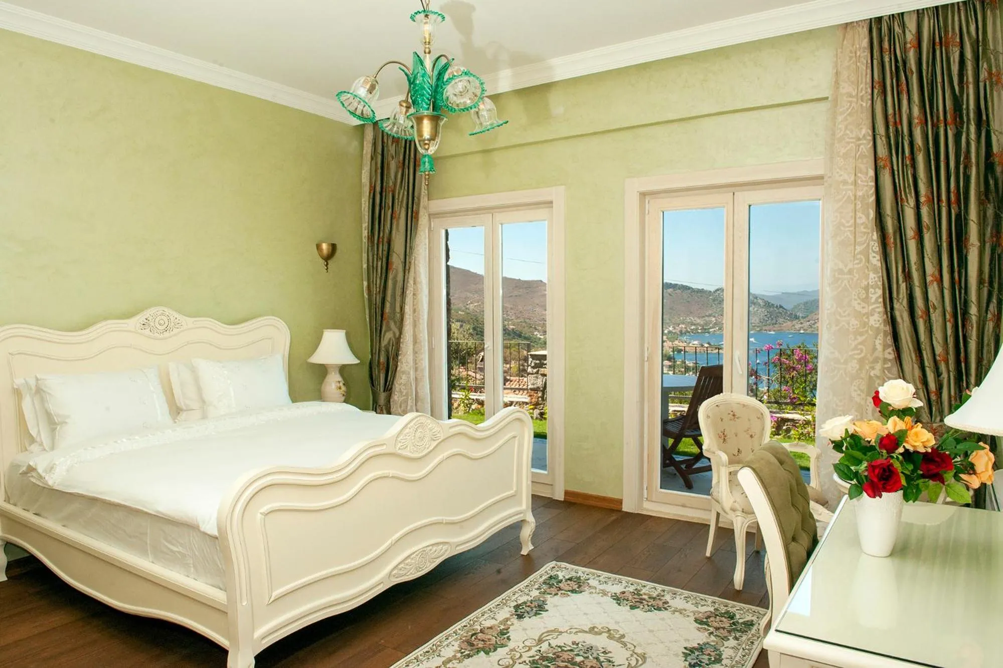 Bed in Swan Lake Hotel - Adult Only