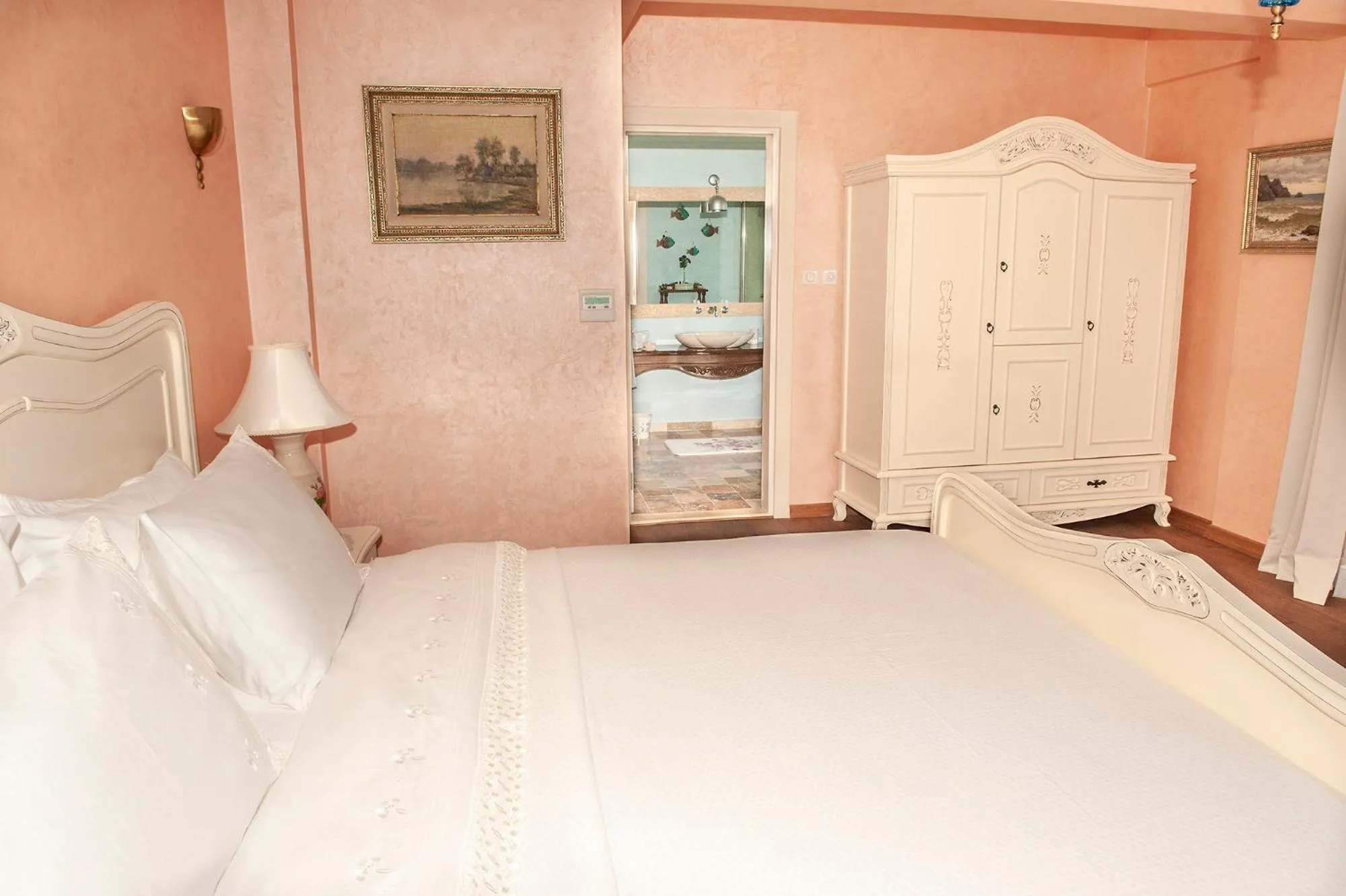 Bed in Swan Lake Hotel - Adult Only