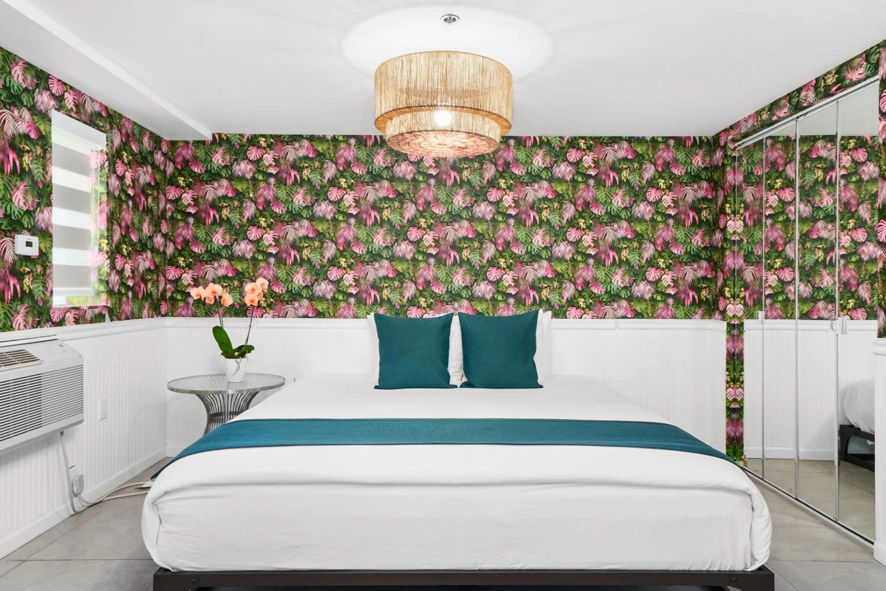 Bed in Whitelaw Hotel