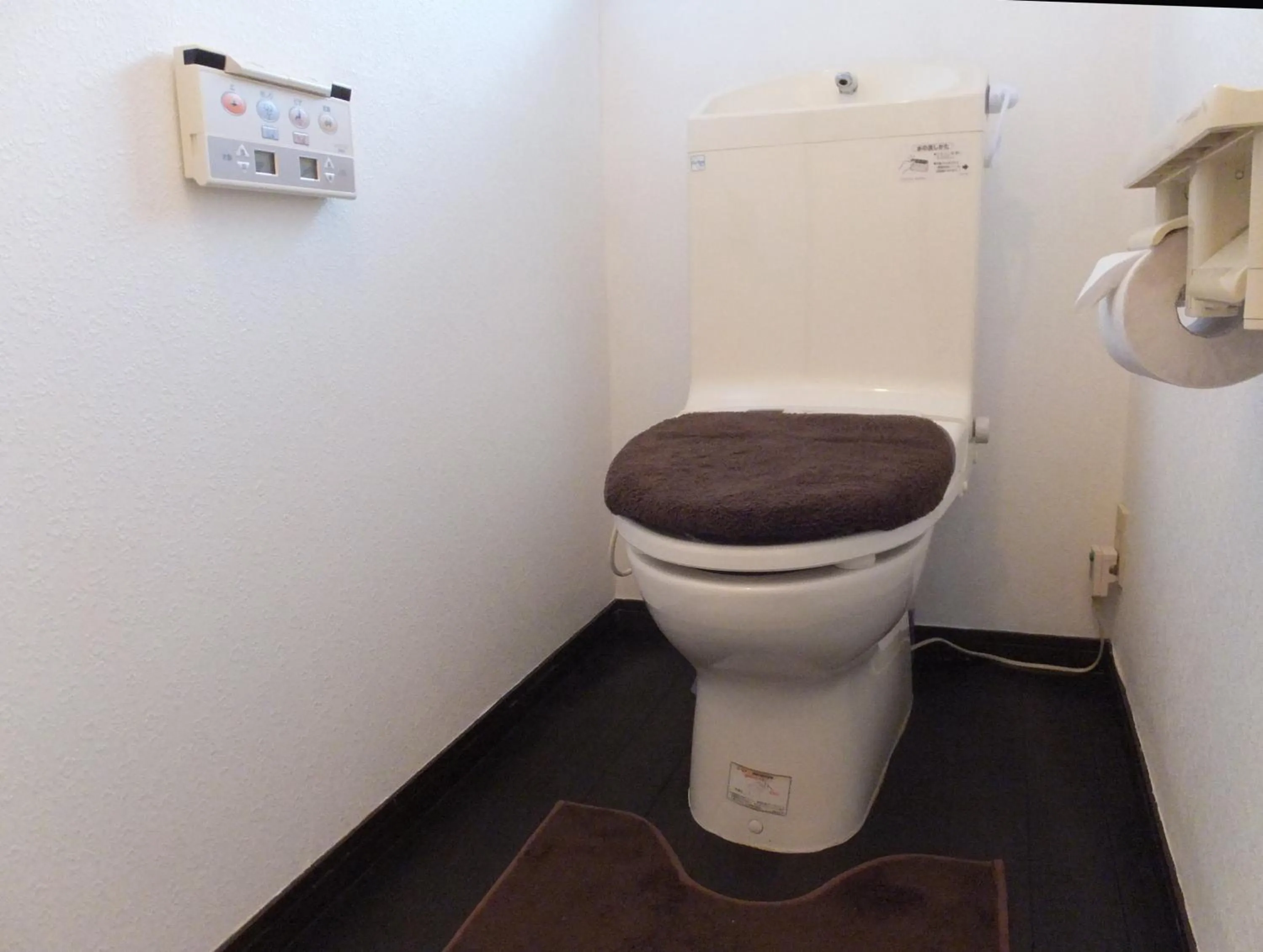 Toilet in Guest House Asora