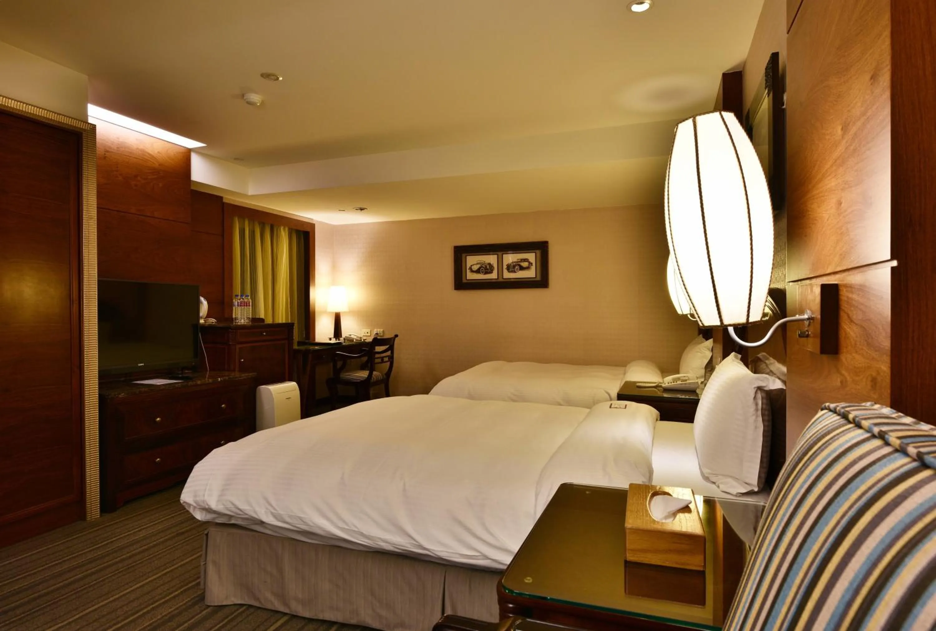 Bed in Waikoloa Hotel