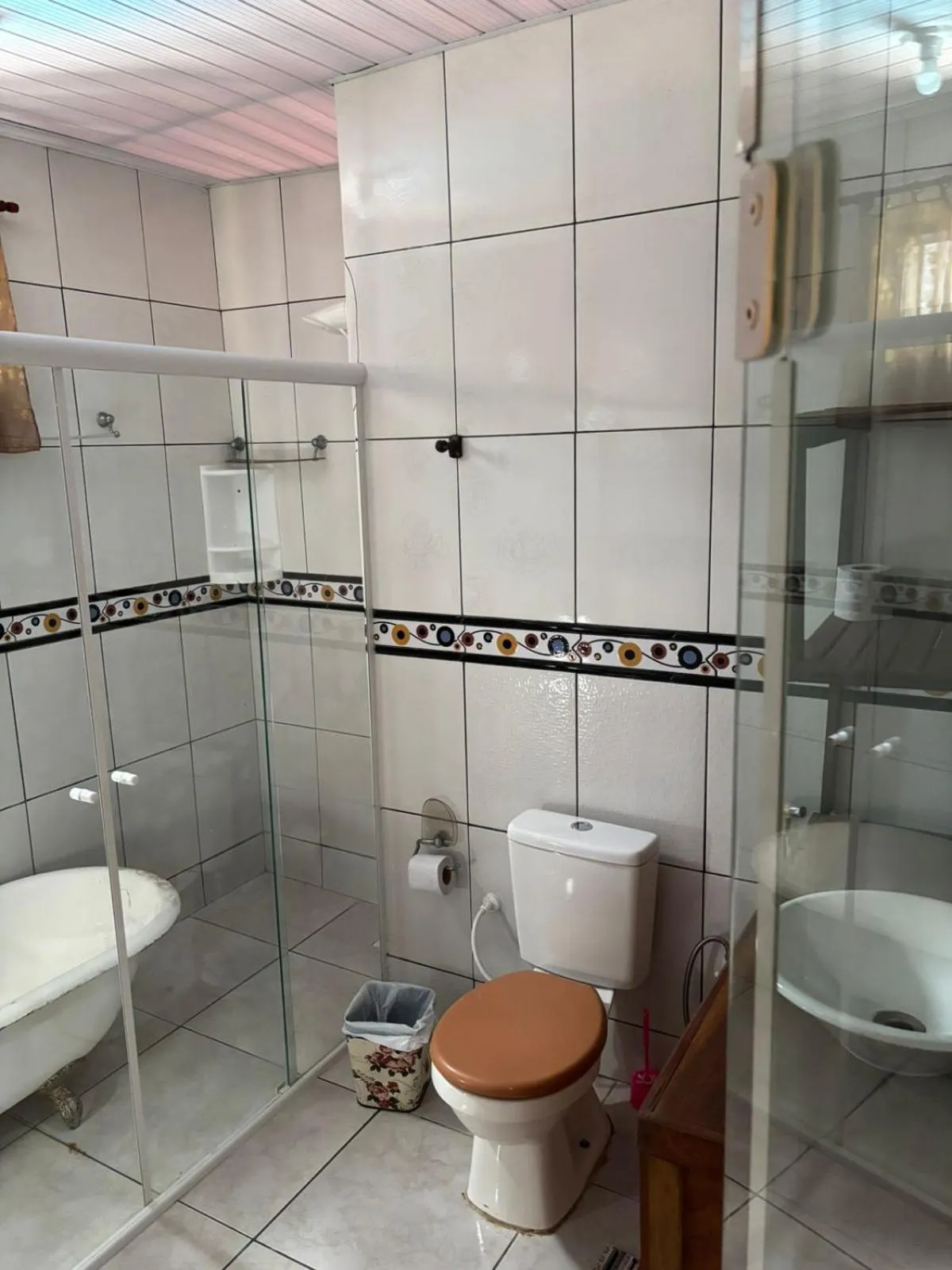 Recanto Pousada JU&JU com piscina COMPARTILHADA