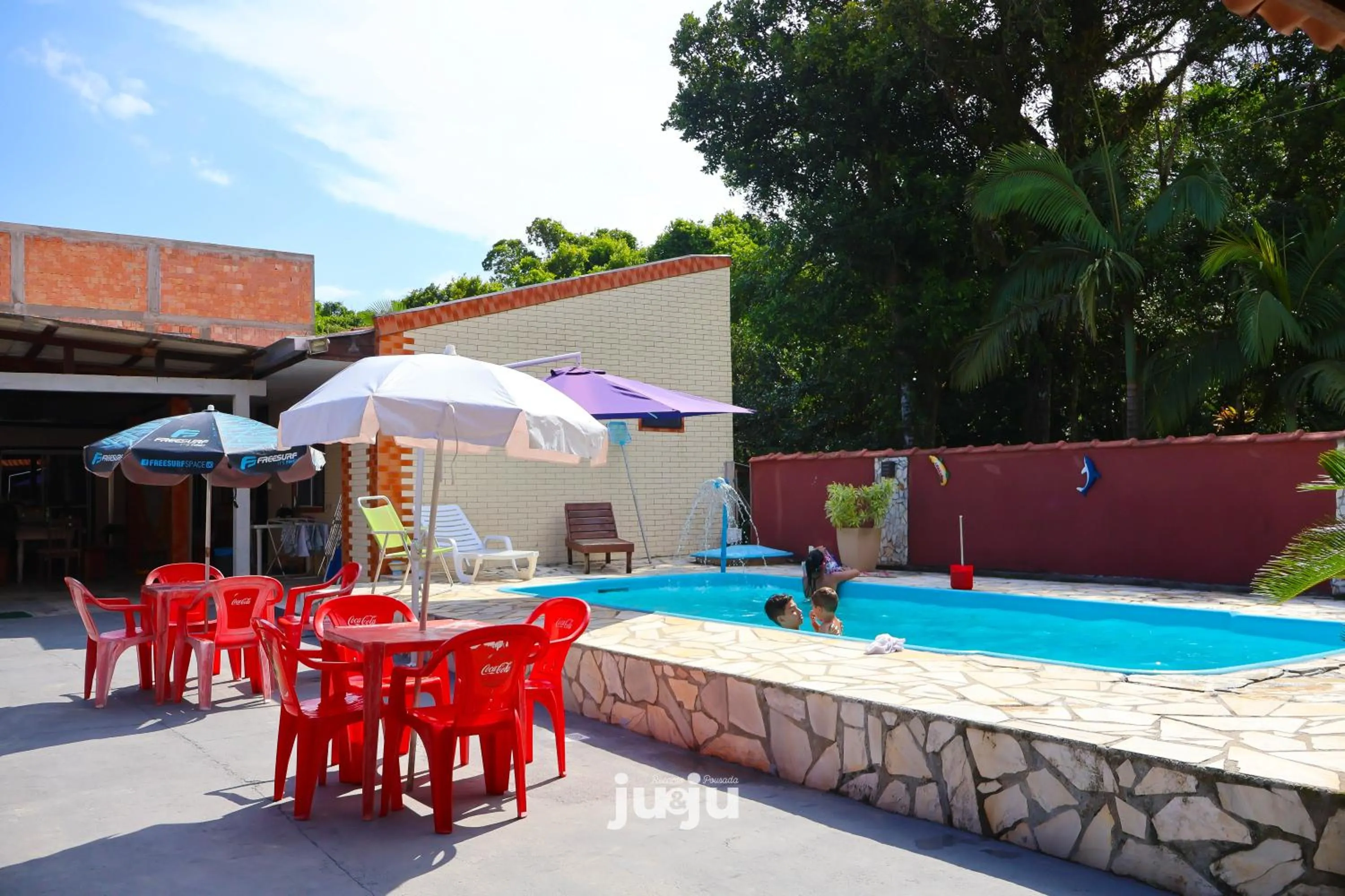 Recanto Pousada JU&JU com piscina COMPARTILHADA