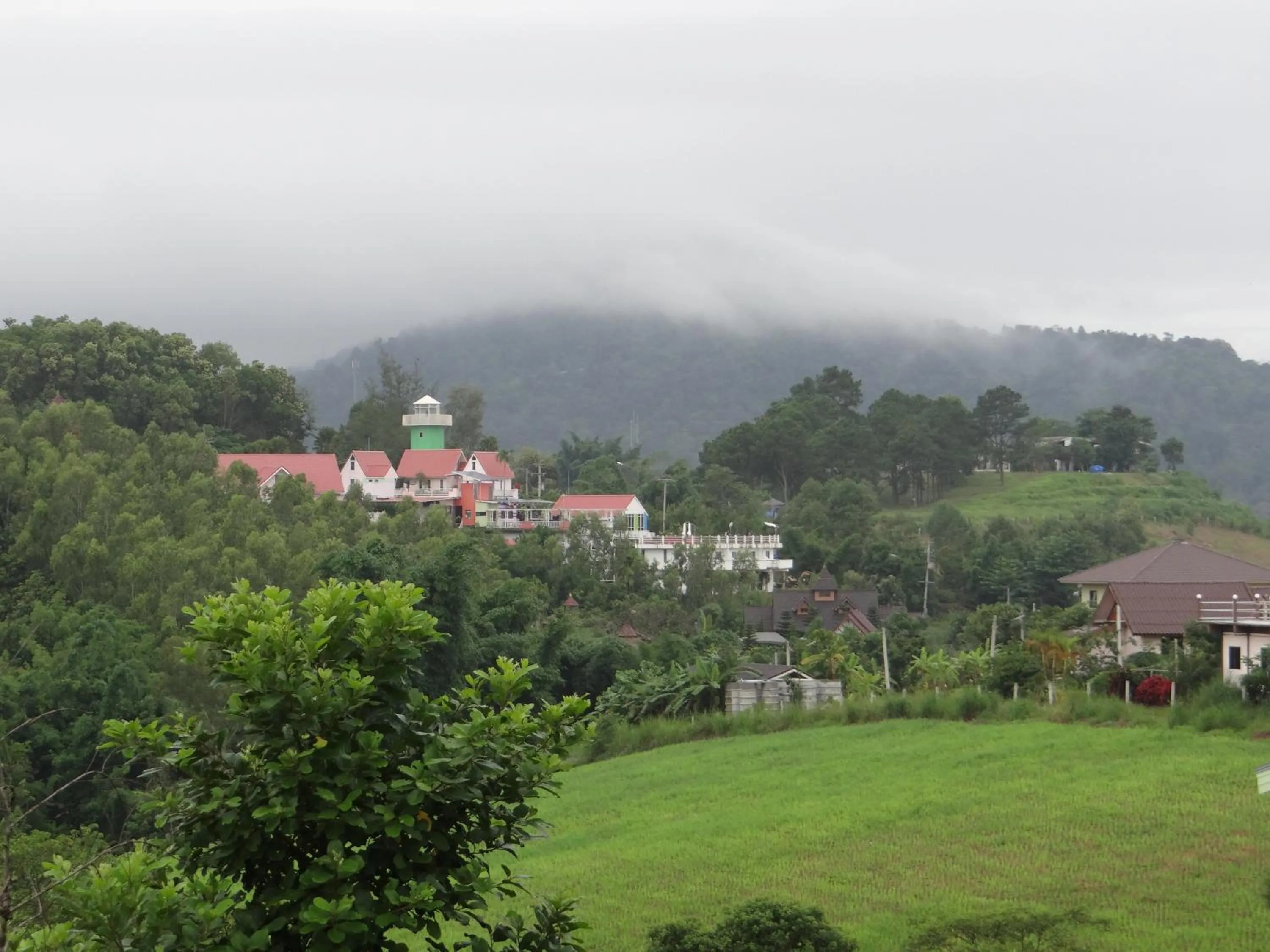 Mountain view in Fufu In Love Cottages & Campground
