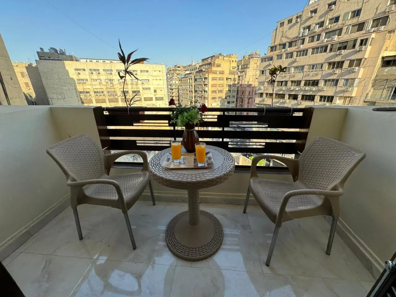 Dining area in Golden Palace Hotel