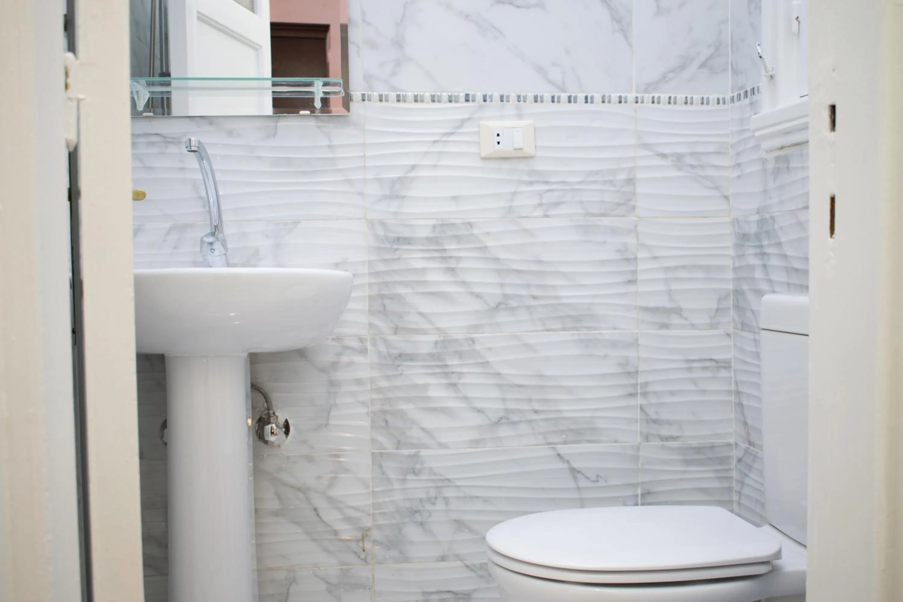 Bathroom in Golden Palace Hotel