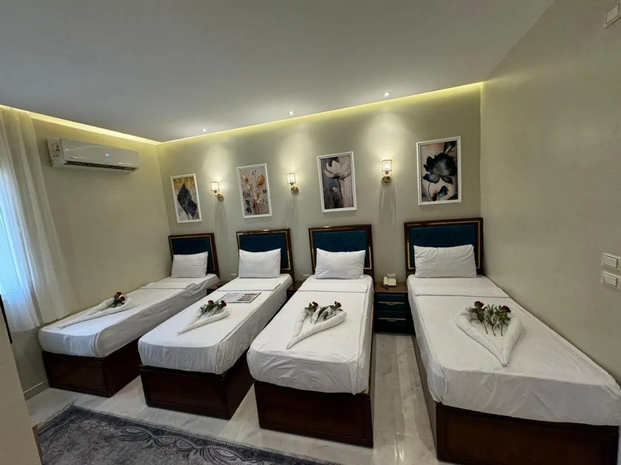 Bed in Golden Palace Hotel