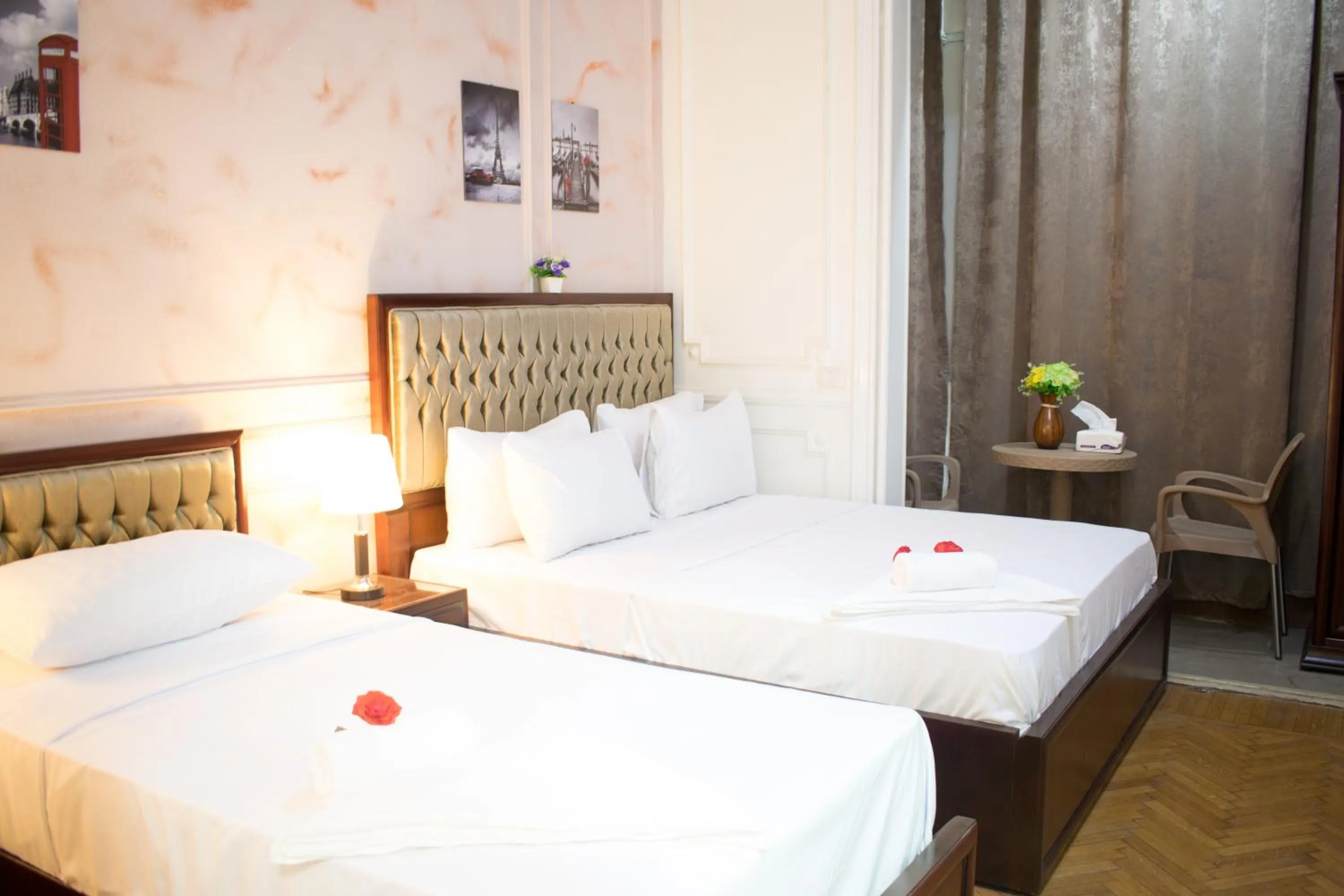 Bed in Golden Palace Hotel