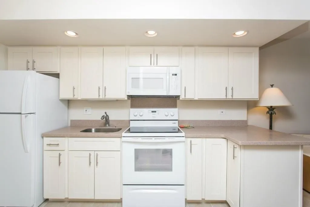 Ilikai Marina Studio City View Condos with Fully Equipped Kitchens & Free Wifi