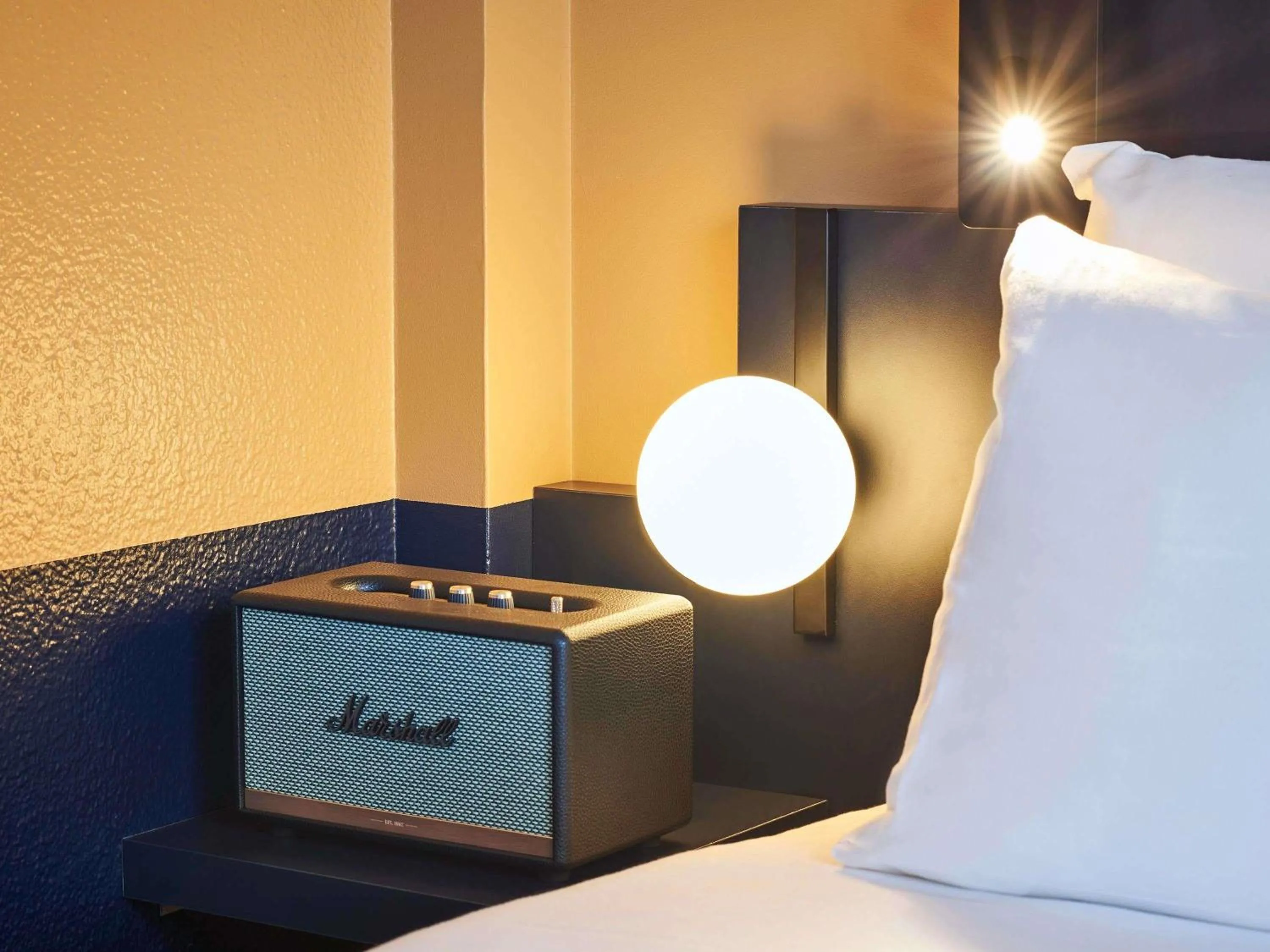 Bedroom, Bed in Mercure Paris 15 Porte de Versailles