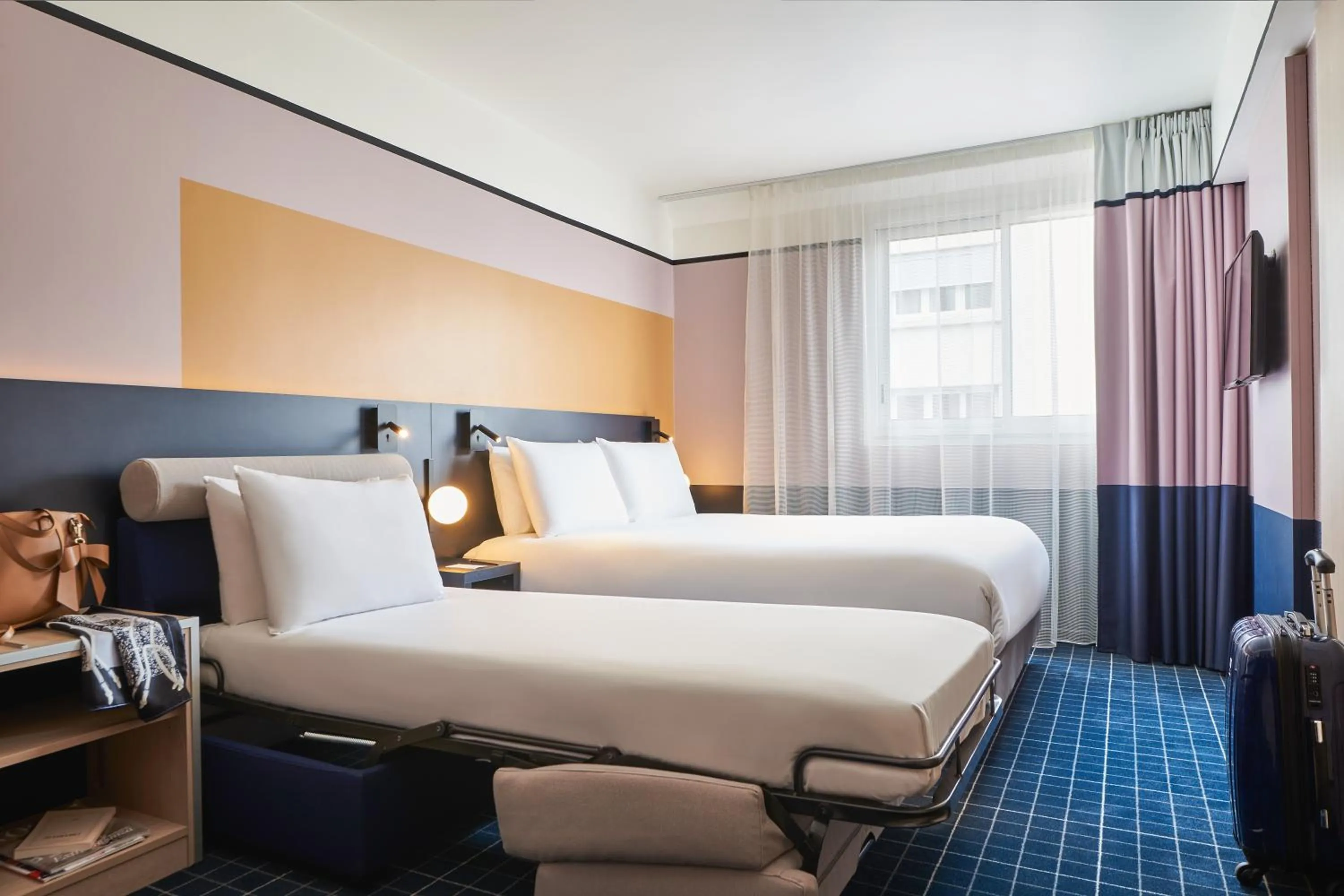 Bedroom, Bed in Mercure Paris 15 Porte de Versailles