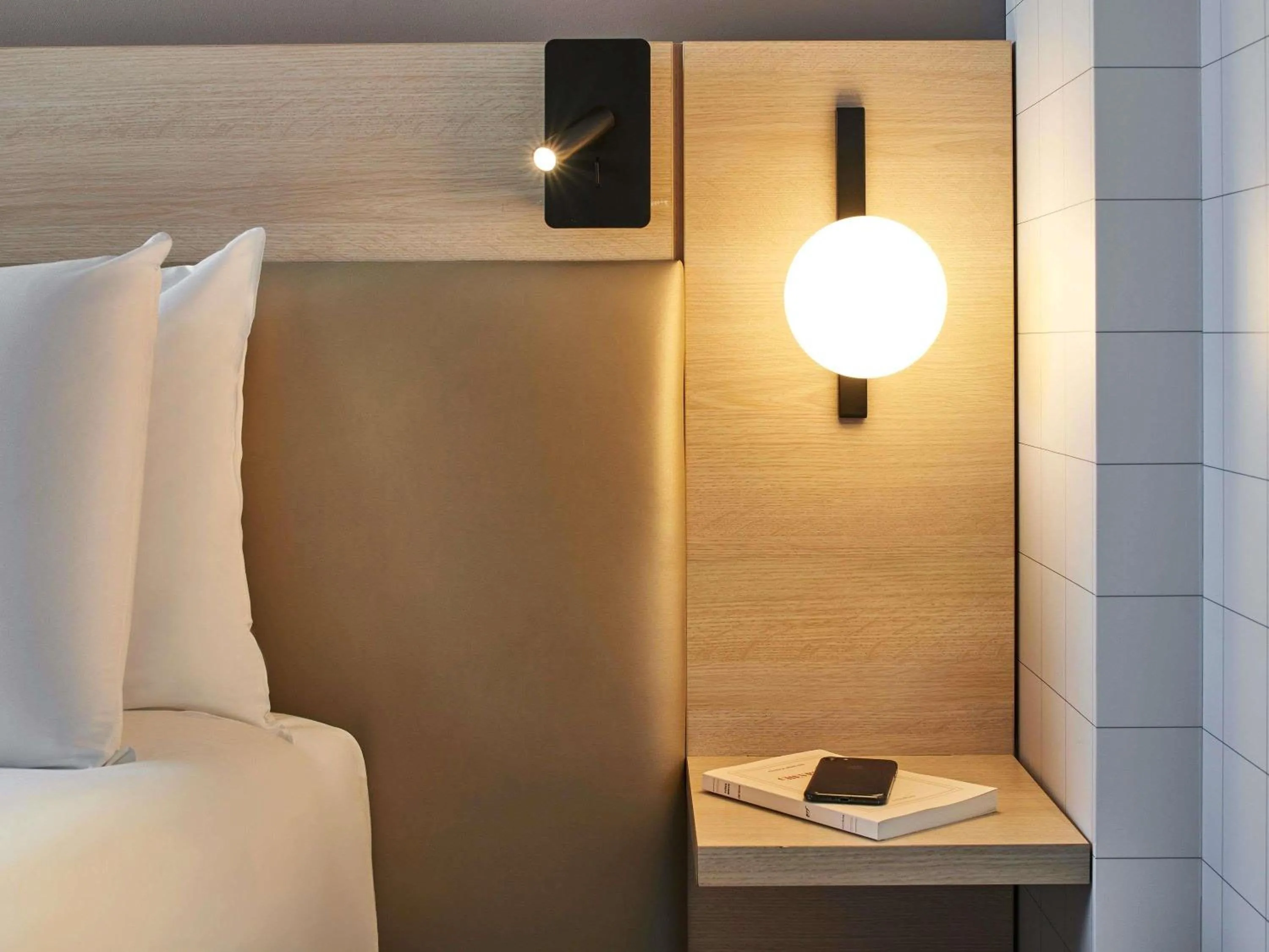 Bedroom, Bed in Mercure Paris 15 Porte de Versailles