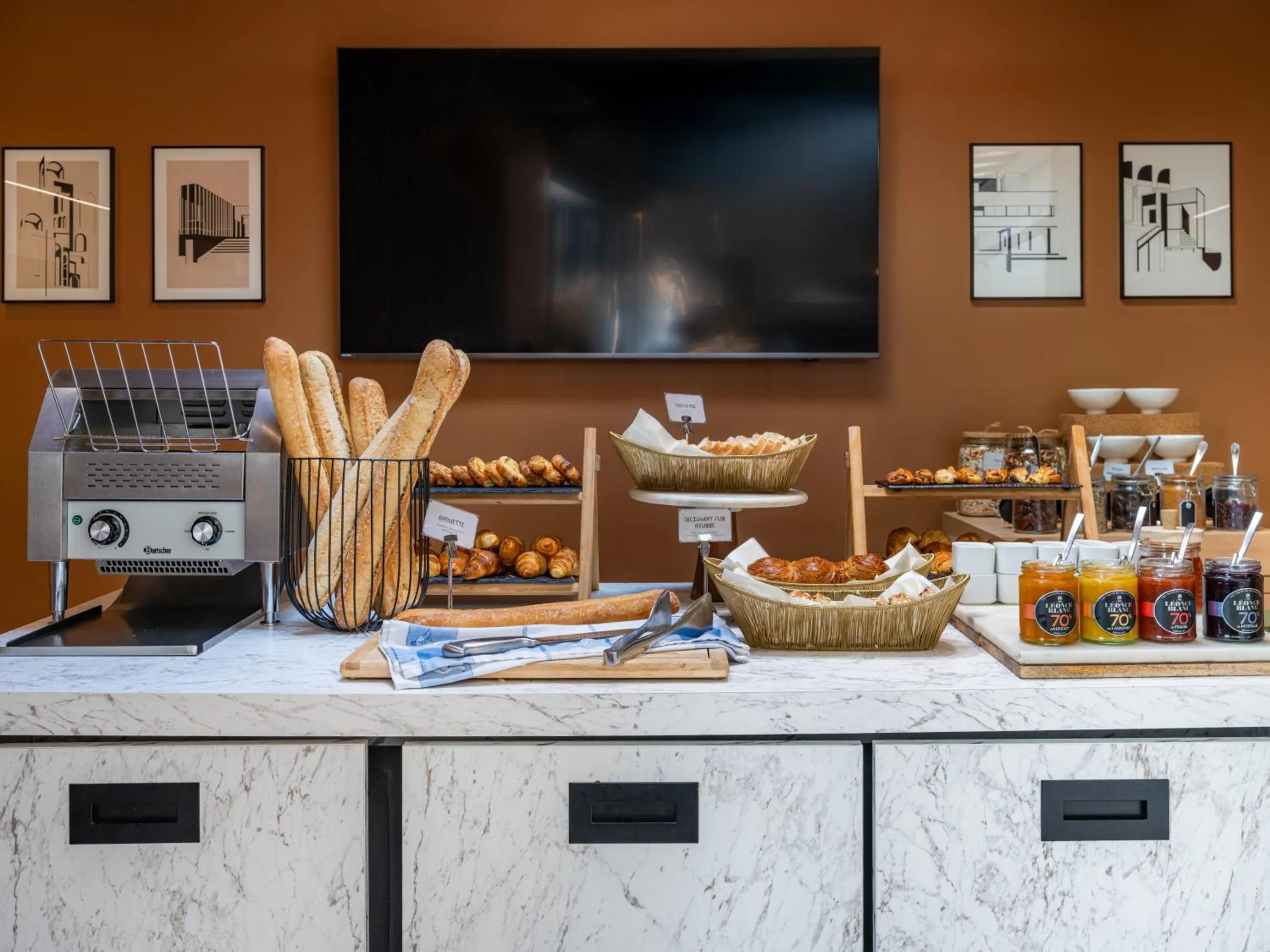 Buffet breakfast in Mercure Paris 15 Porte de Versailles