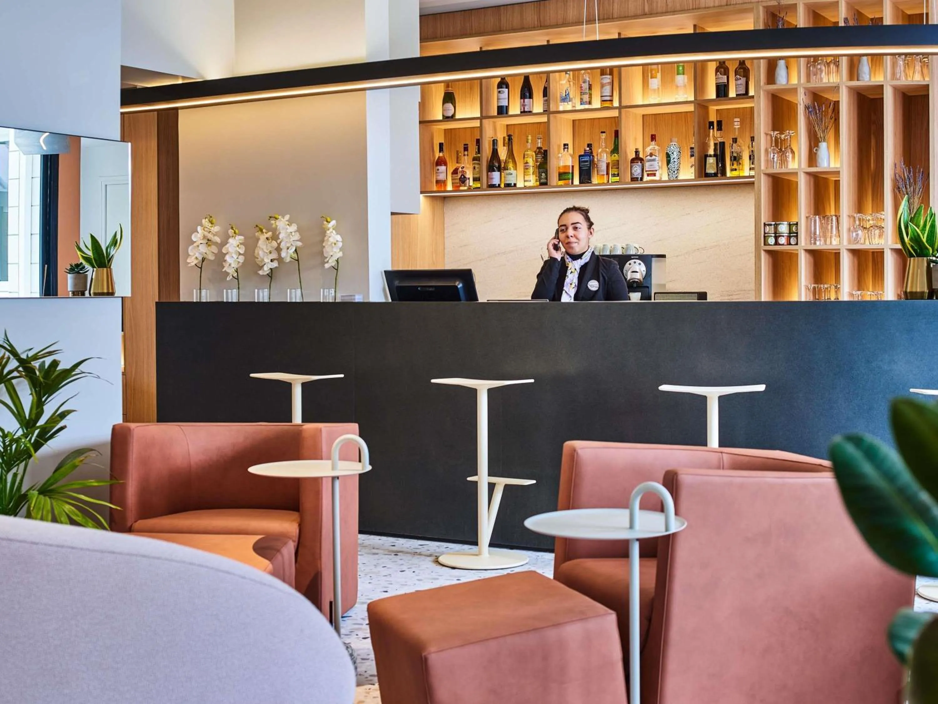 Lounge or bar in Mercure Paris 15 Porte de Versailles