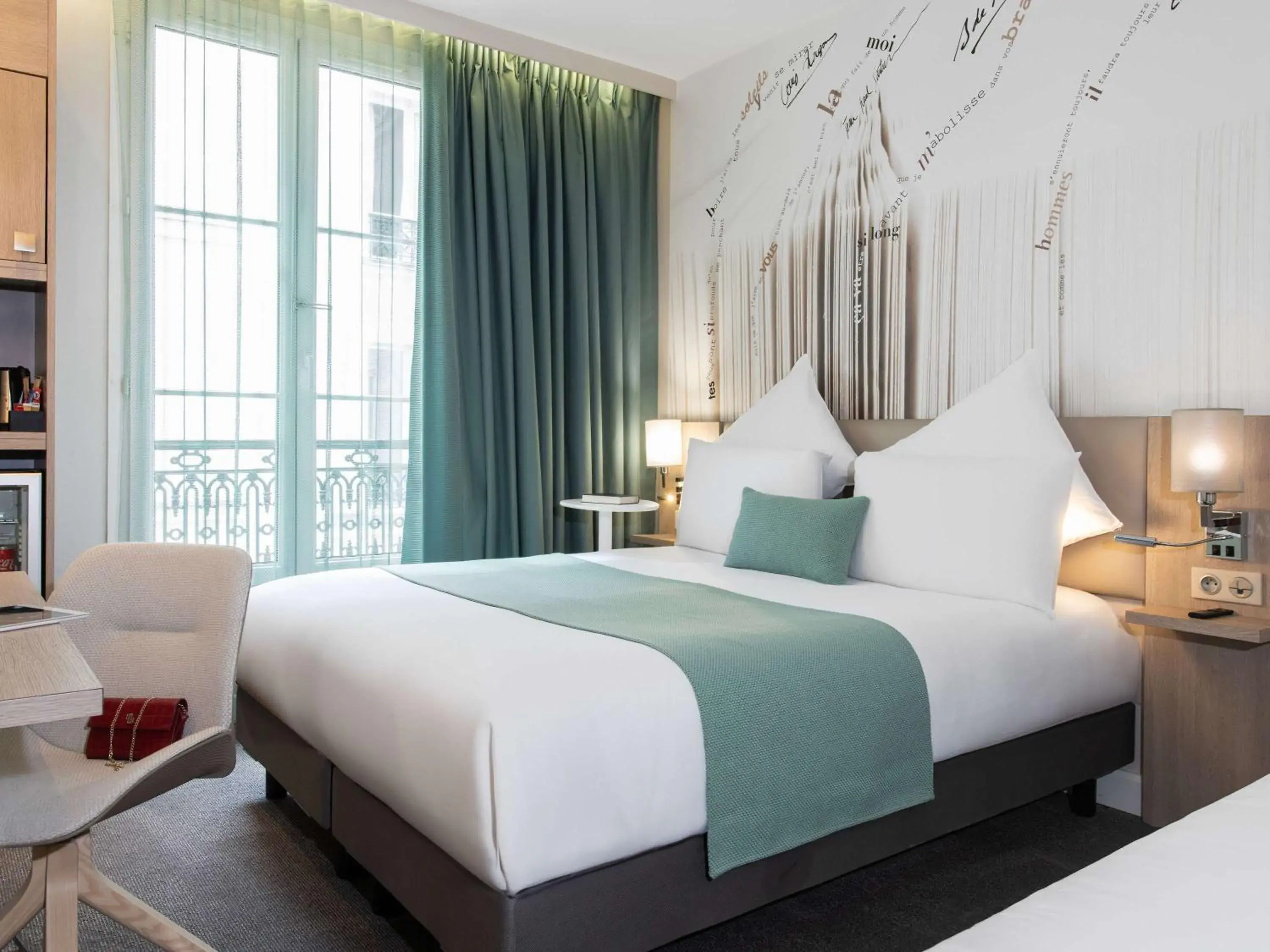 Standard Double Room in Mercure Paris Montparnasse Raspail Standard Double Room in Mercure Paris Montparnasse Raspail