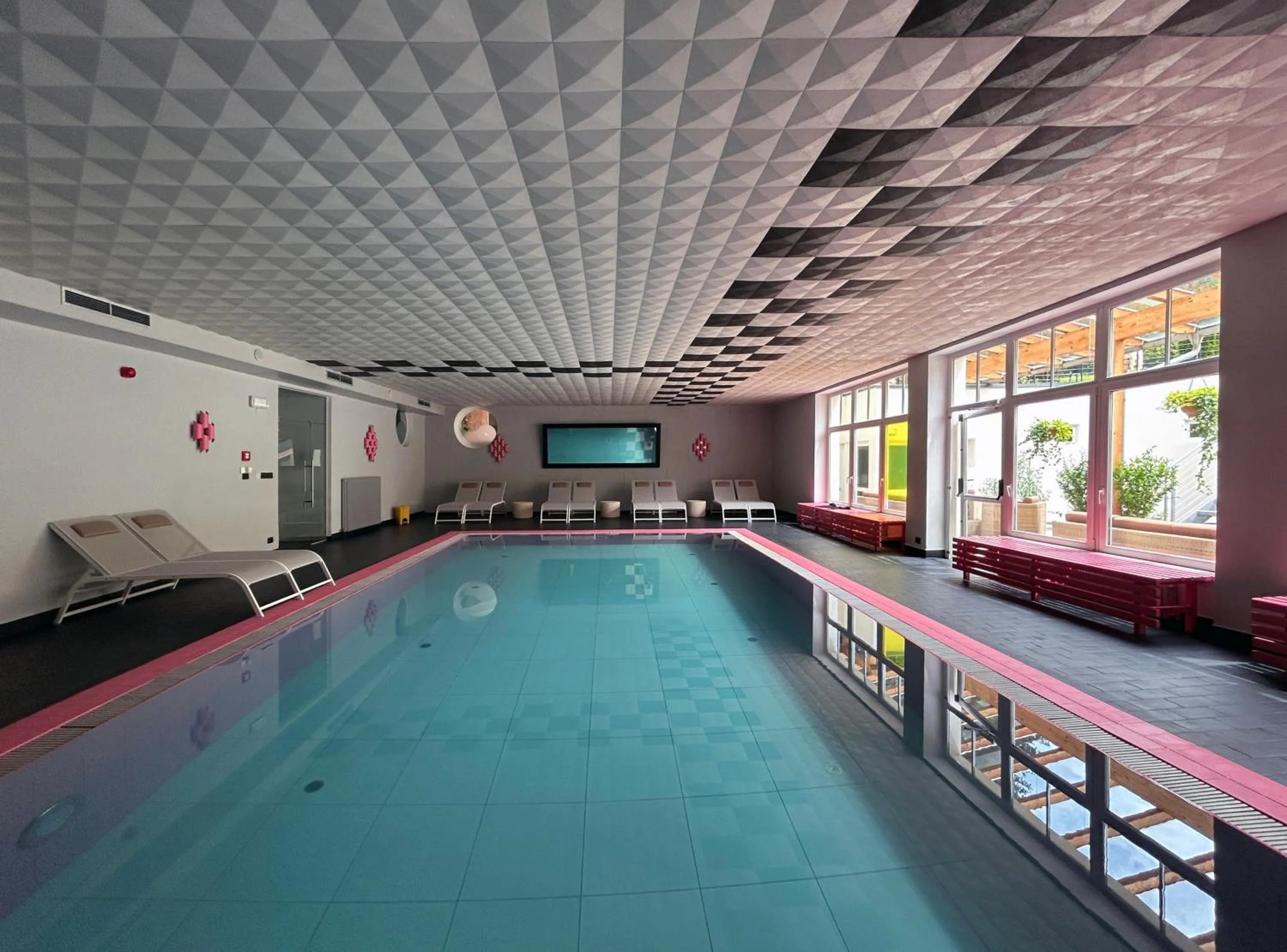 Pool view in Frida am Wald