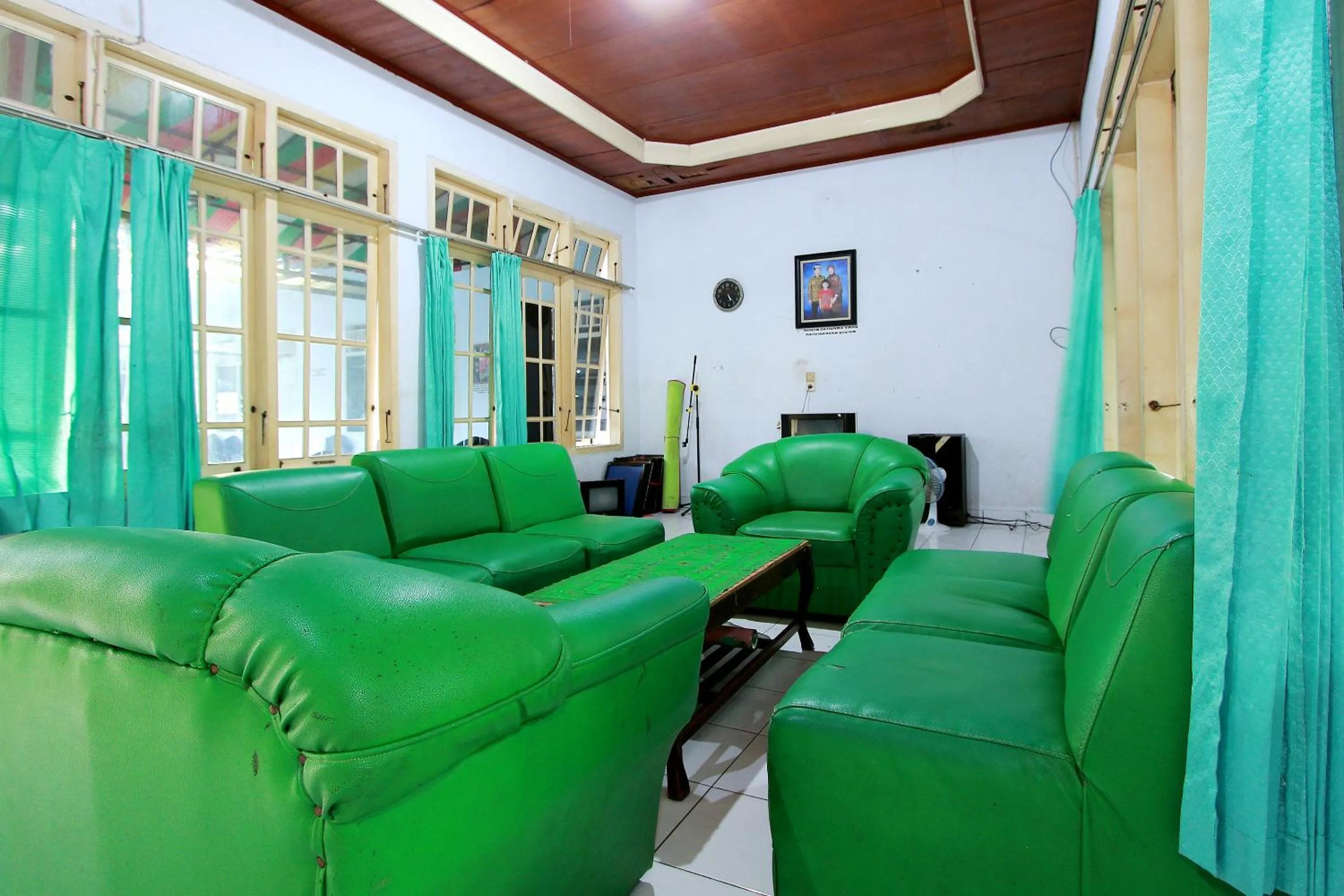Lobby or reception, Seating Area in SUPER OYO 1865 Hotel Ss Syariah