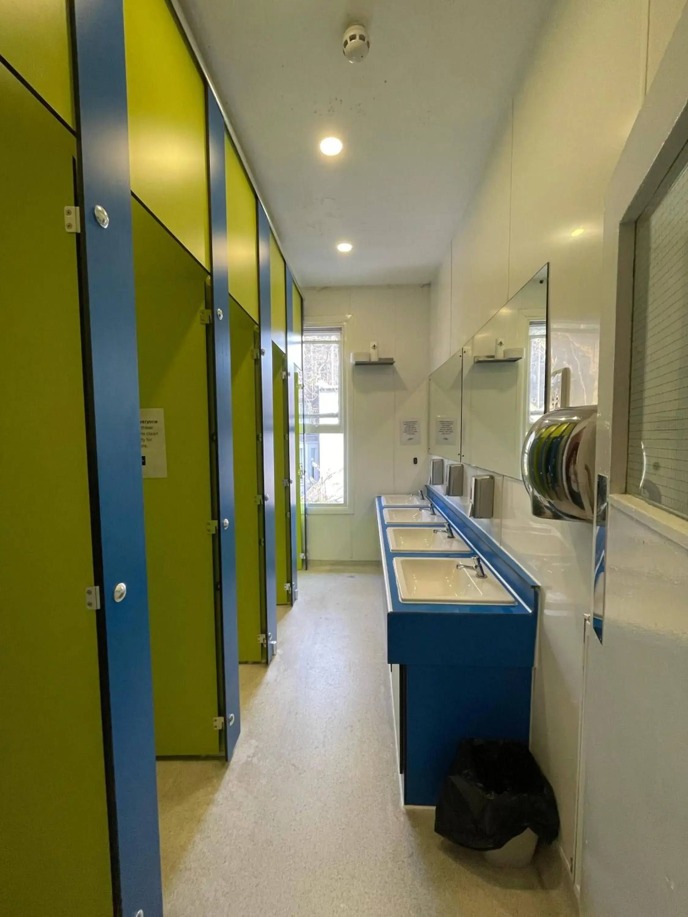 Triple Room with Terrace in Saint James Backpackers Triple Room with Terrace in Saint James Backpackers