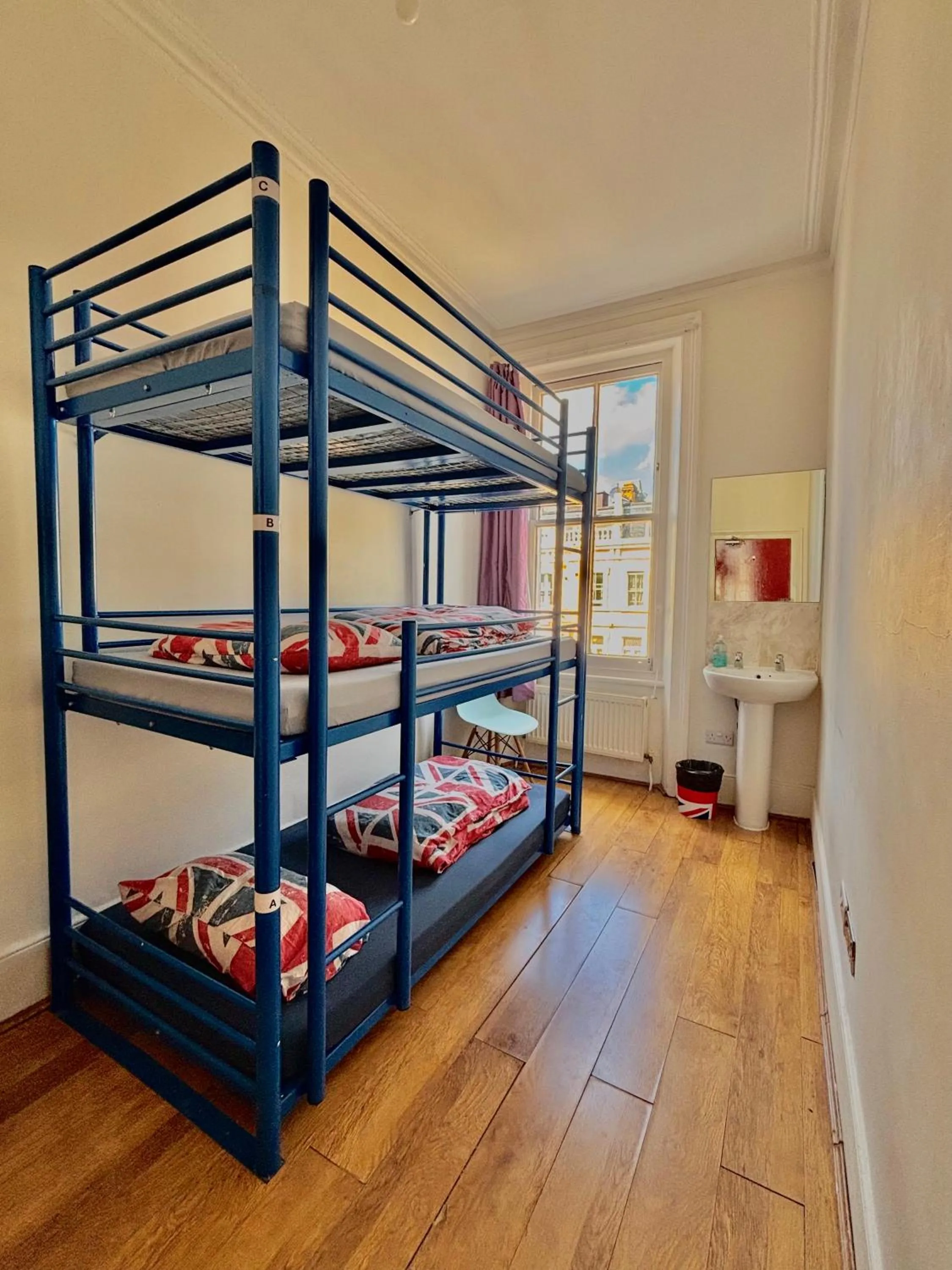 Bed in Saint James Backpackers