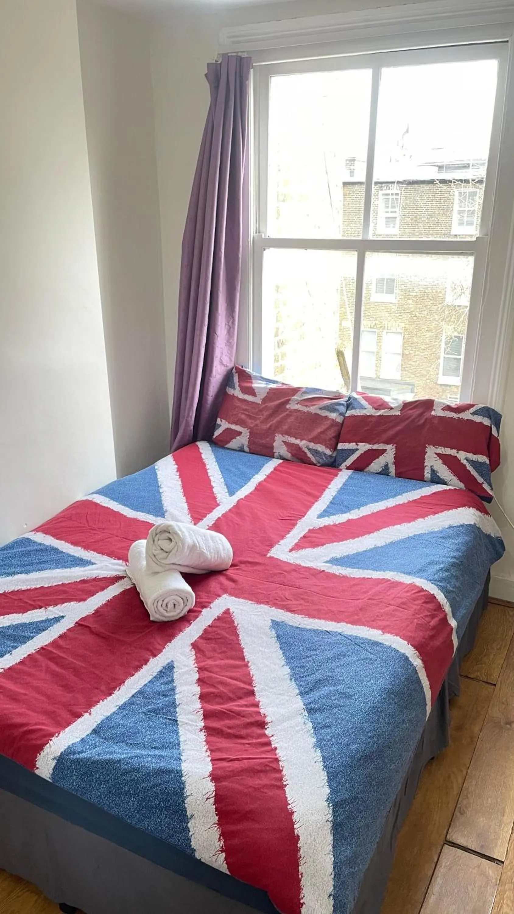 Photo of the whole room, Bed in Saint James Backpackers